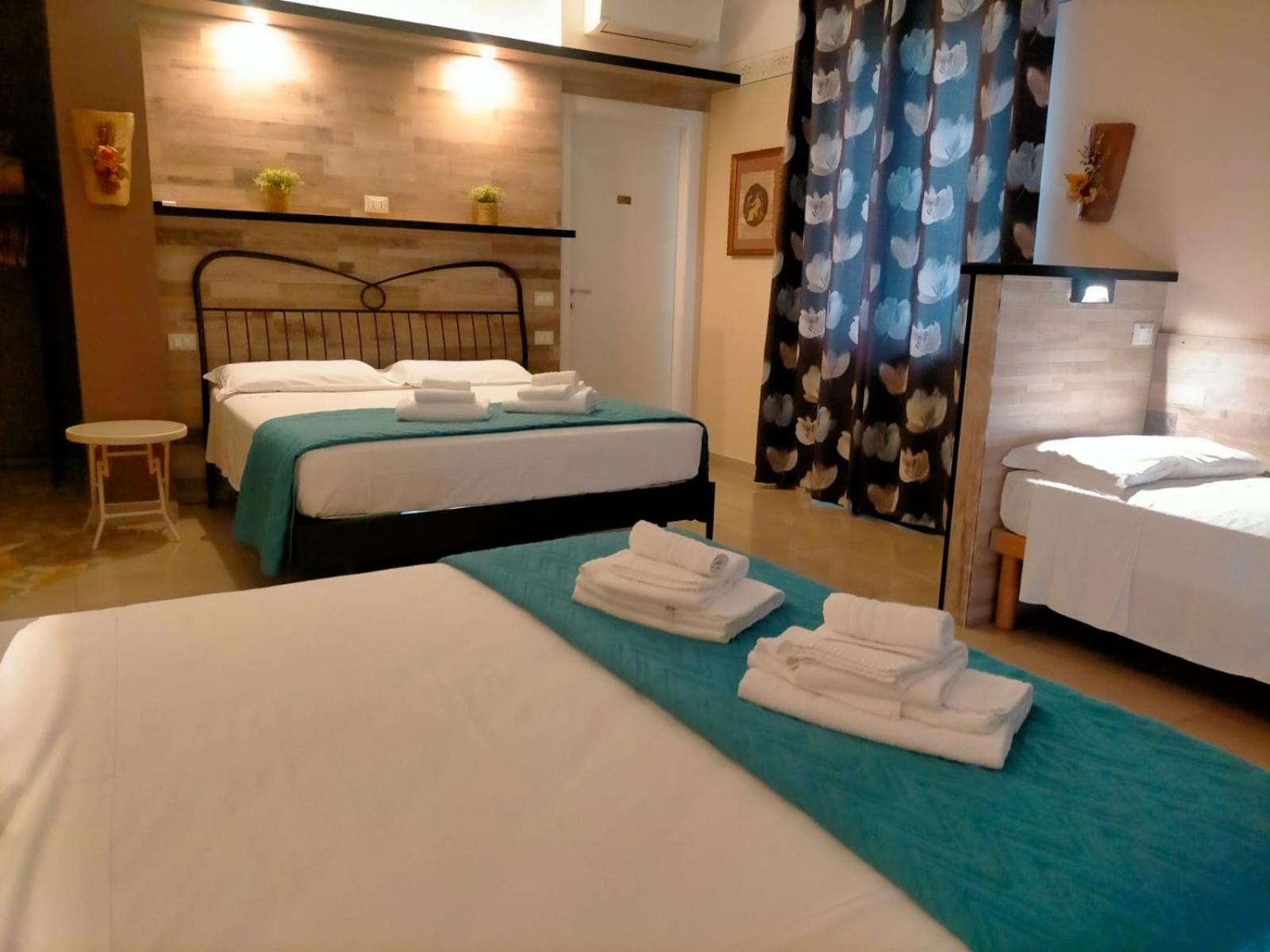 Double Room - Photo 2