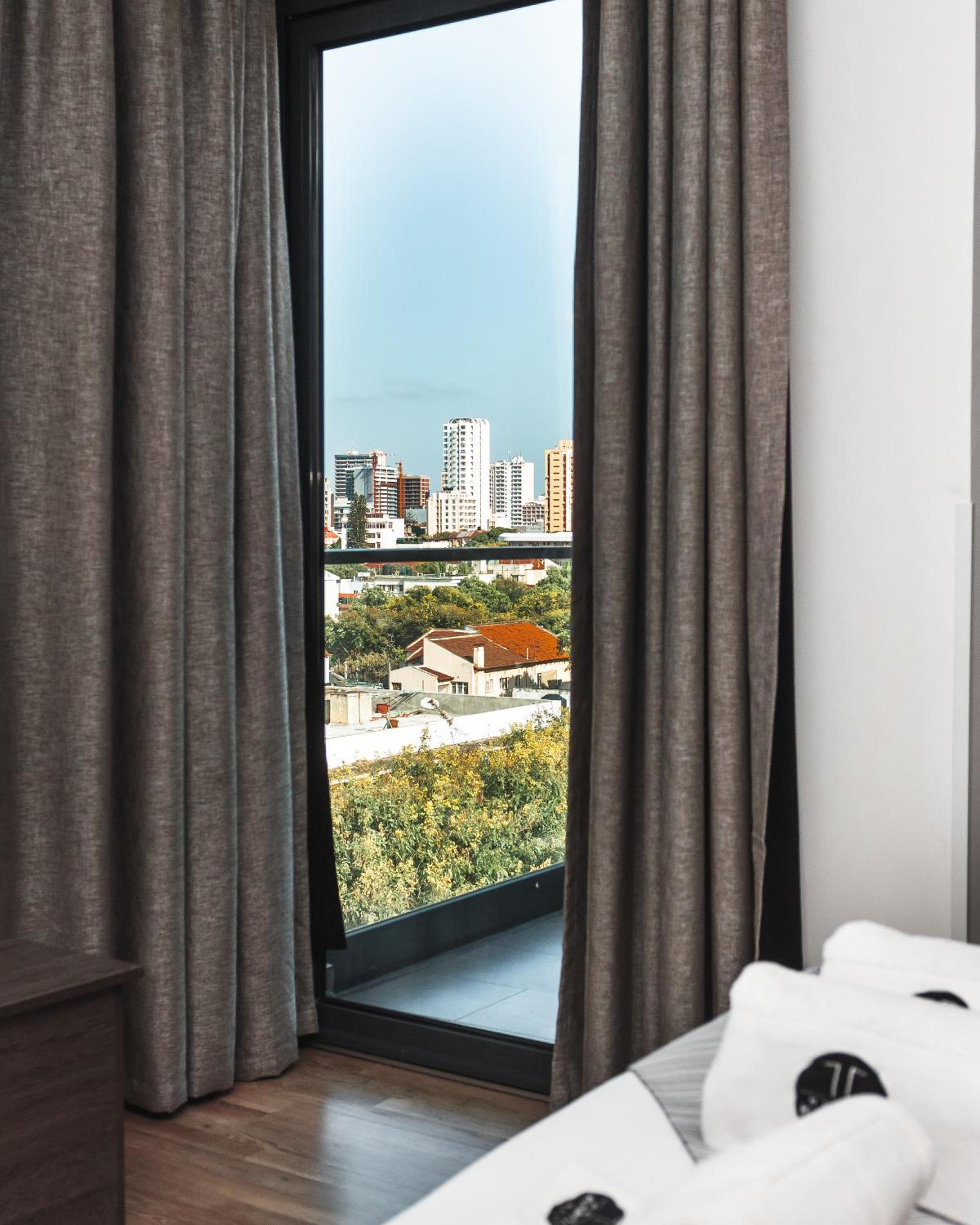 Deluxe Double Room with Back Balcony photo 2
