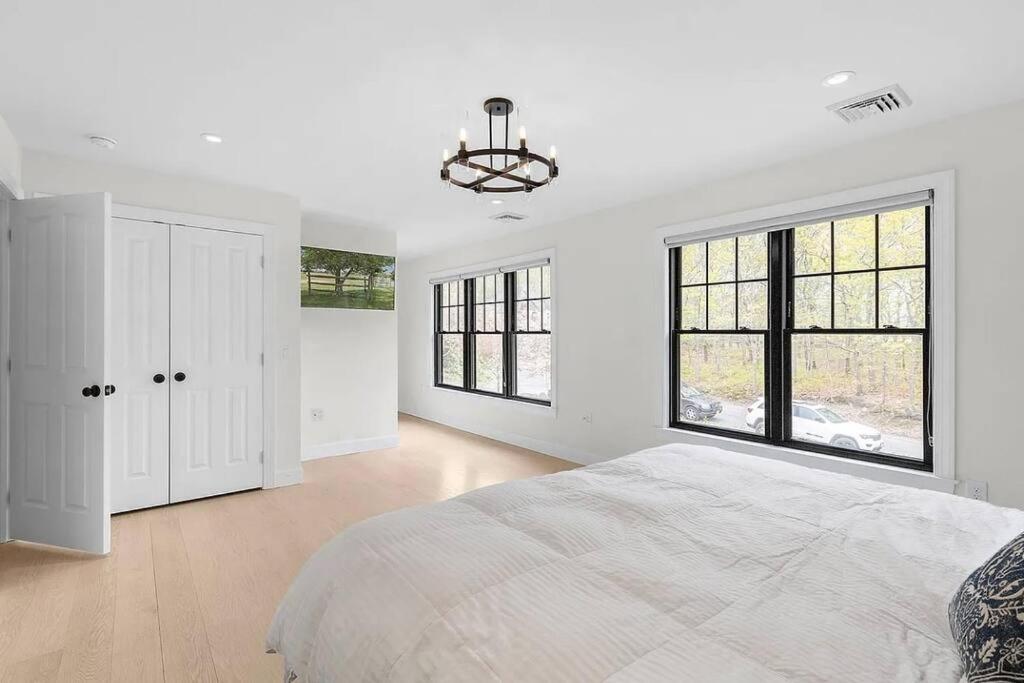 Four-Bedroom House photo 3