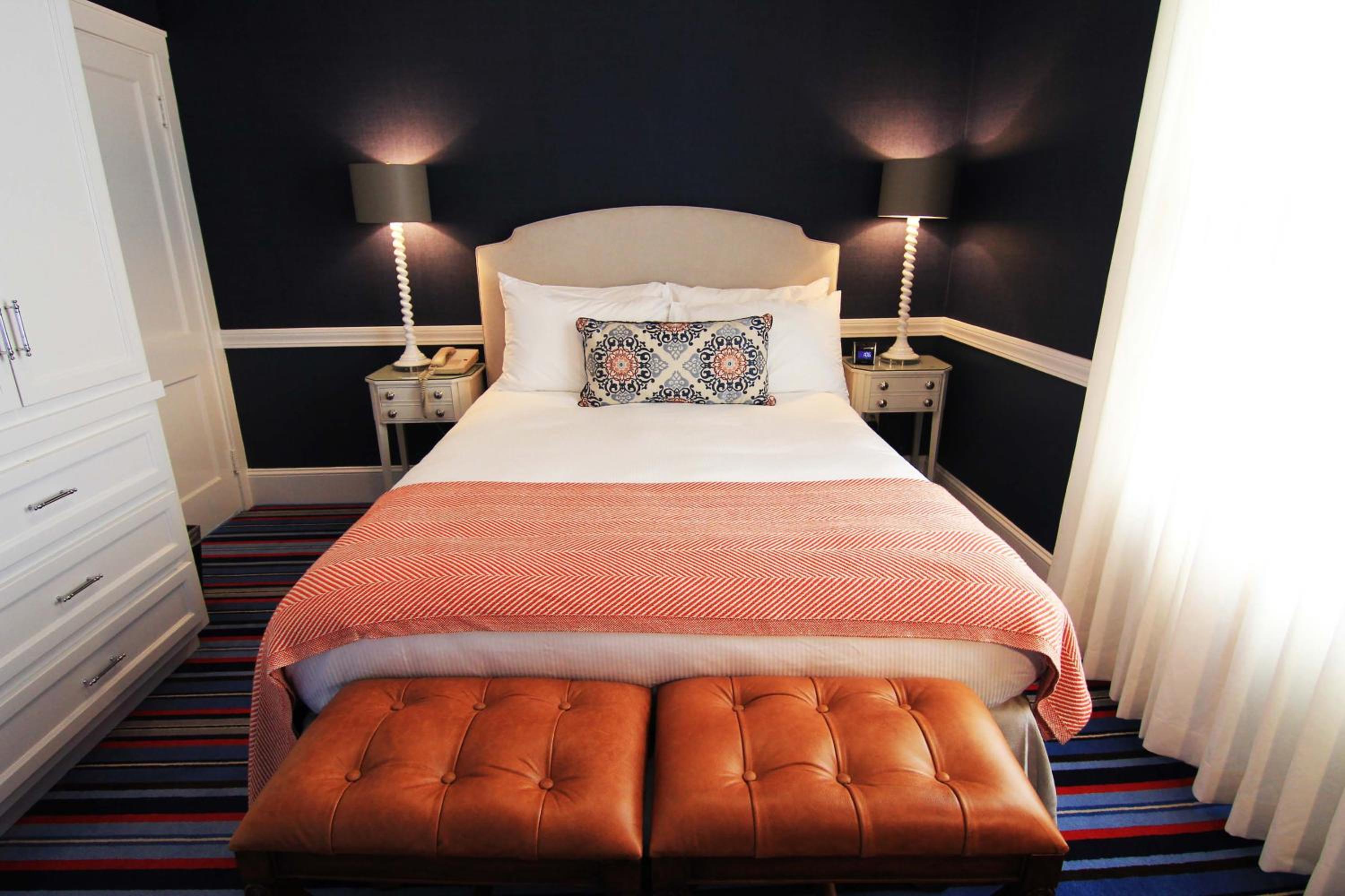 Riverhouse Queen - Photo 1