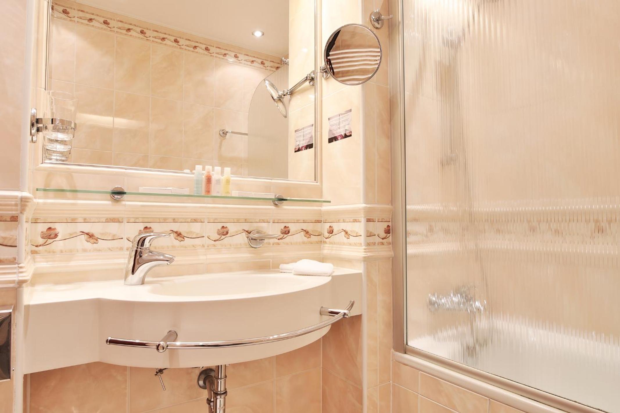 Special Offer - Superior Double or Twin Room with City View and Romantic Package
