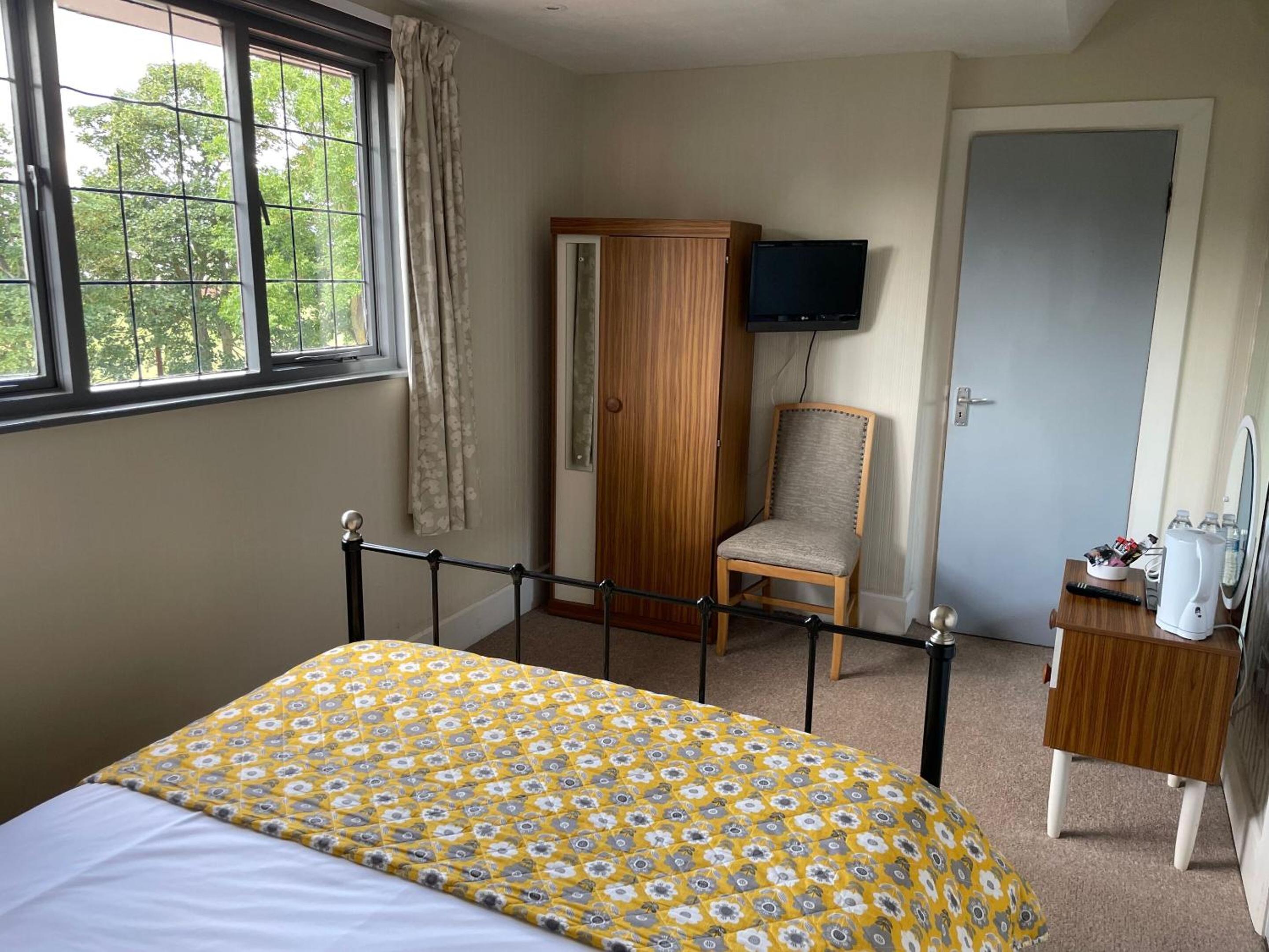 Standard Double Room - Photo 28