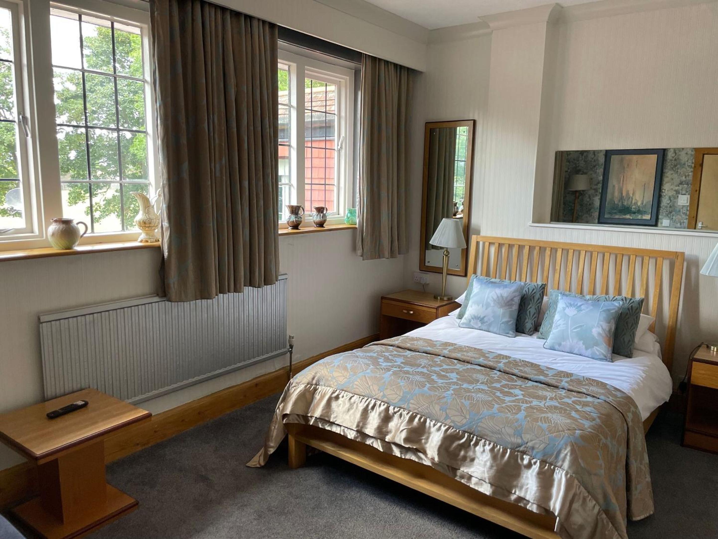 Standard Double Room - Photo 24