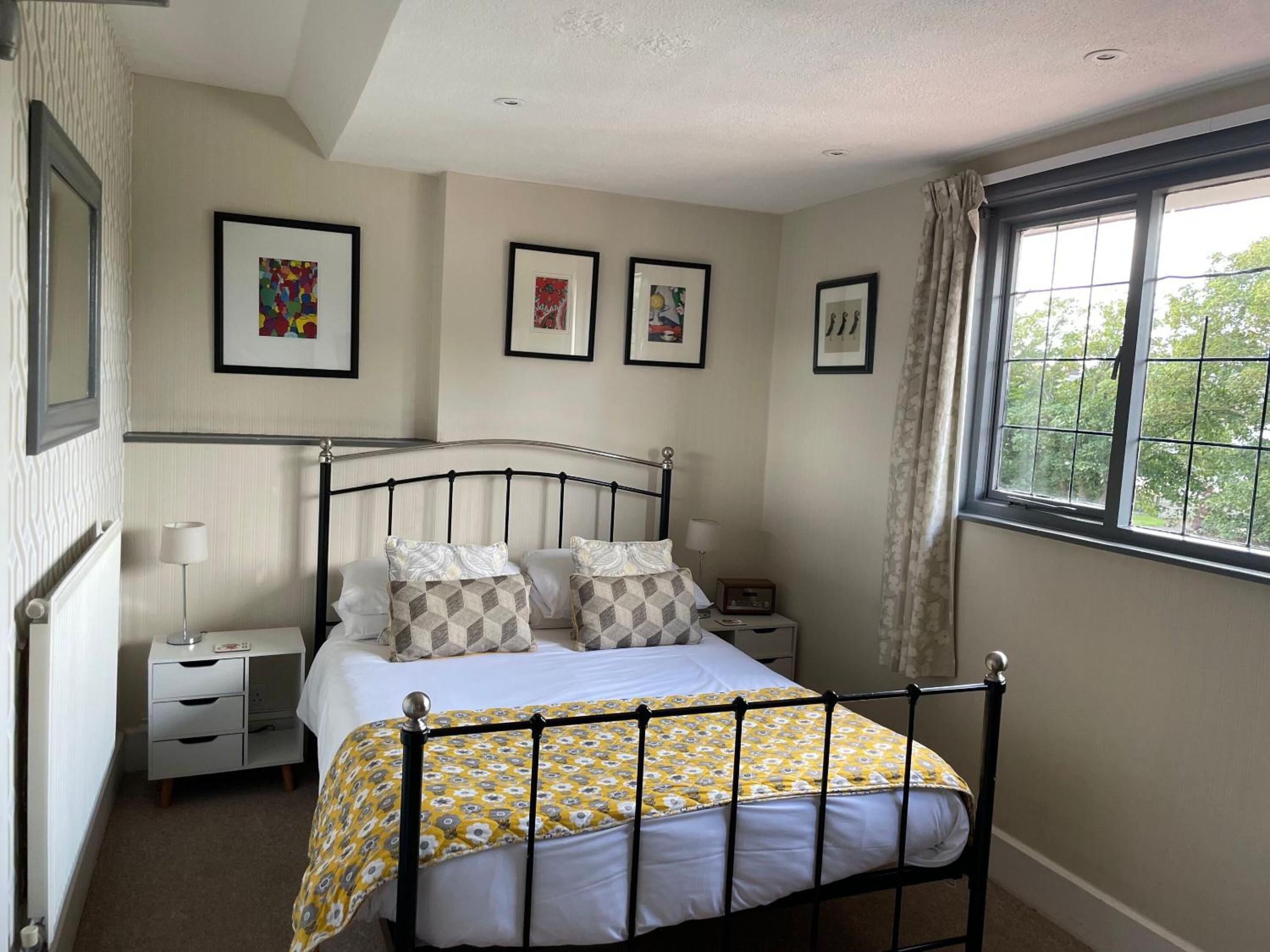 Standard Double Room - Photo 29