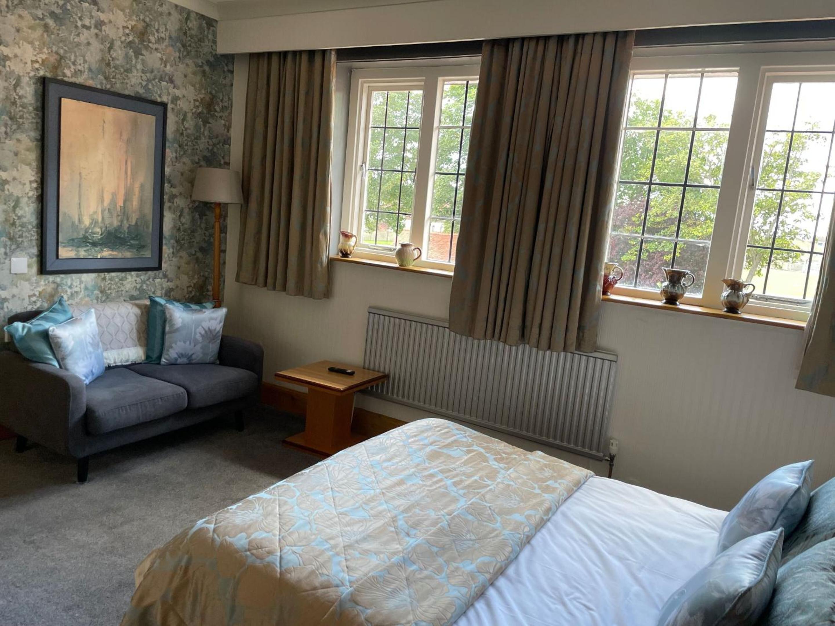 Standard Double Room - Photo 25
