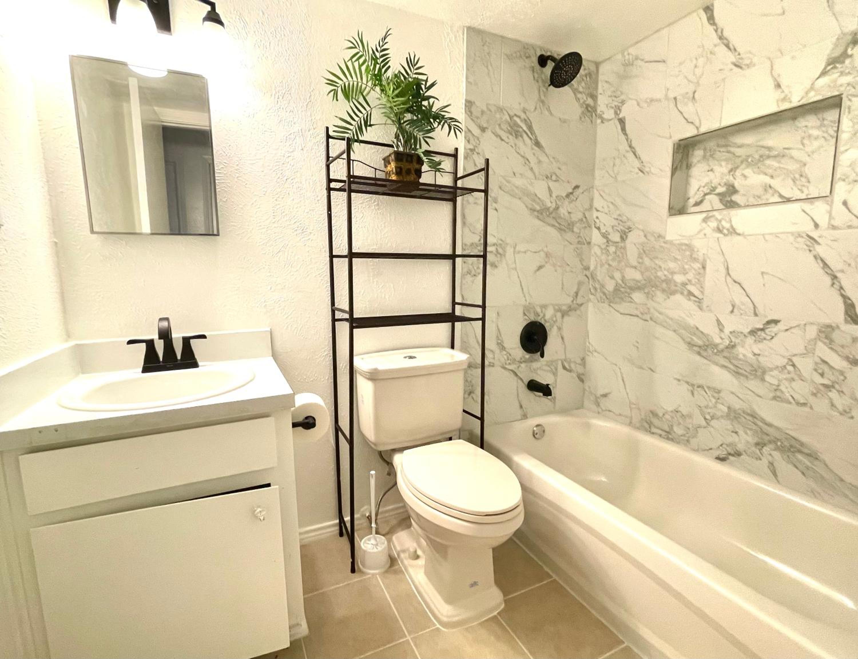 Double Room with Shared Bathroom photo 2