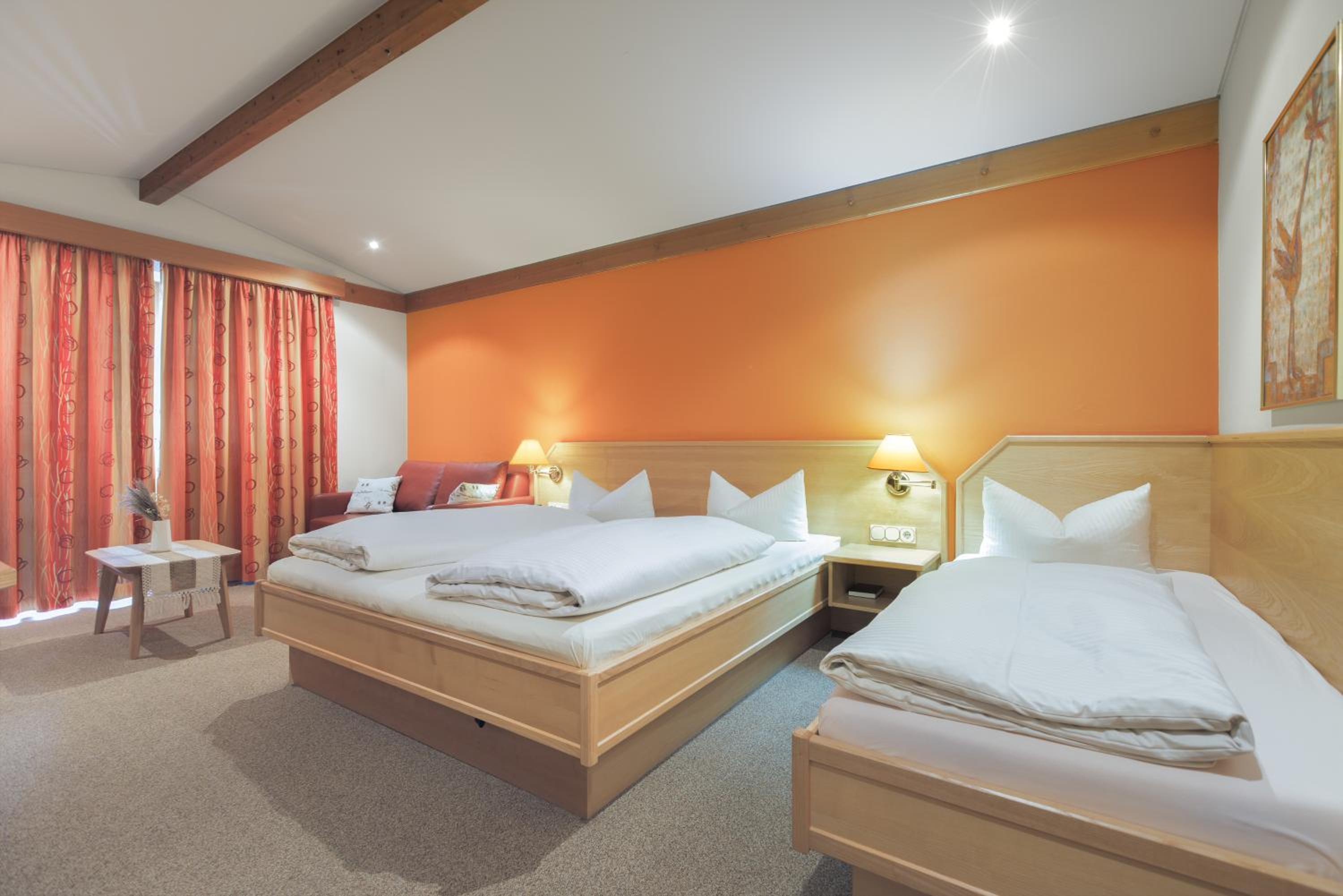Triple Room with Balcony and Mountain View - Photo 4