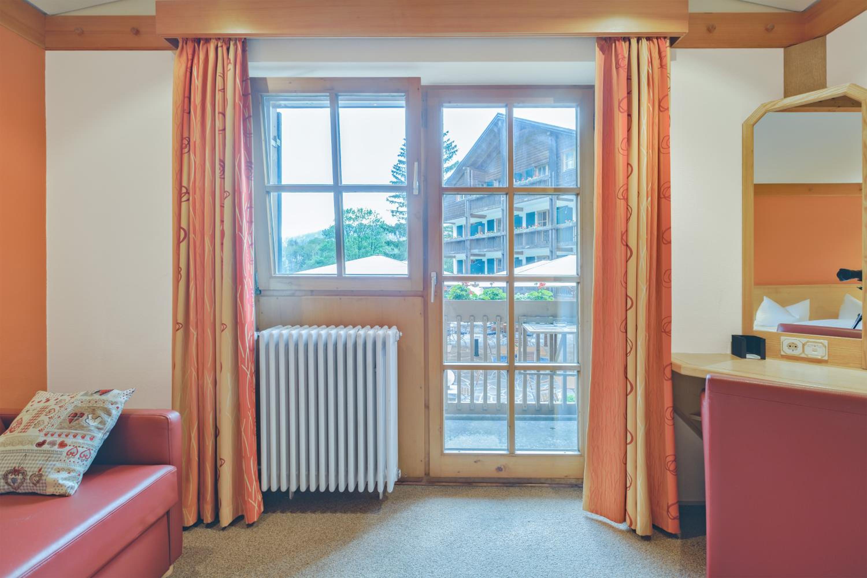 Triple Room with Balcony and Mountain View - Photo 7