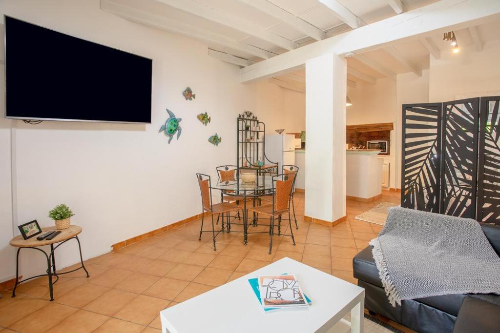 Studio Apartment photo 2