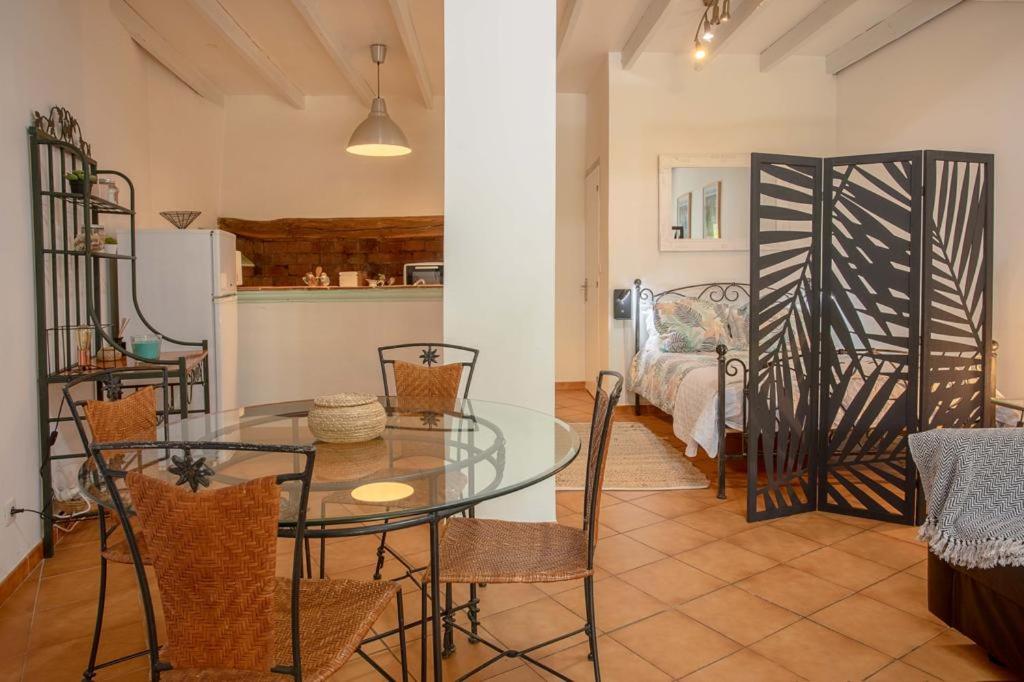 Studio Apartment