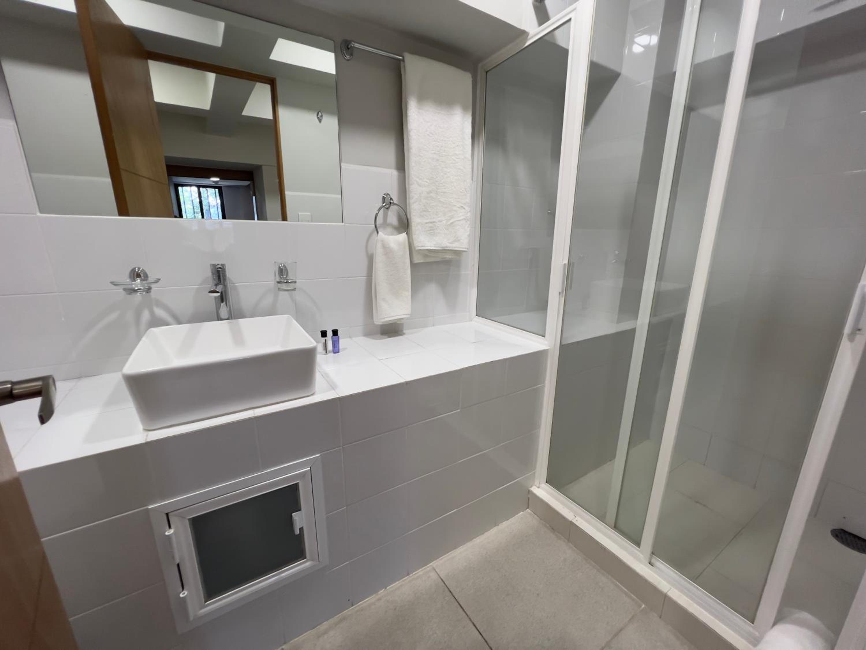 Standard Single Room with Shower photo 2