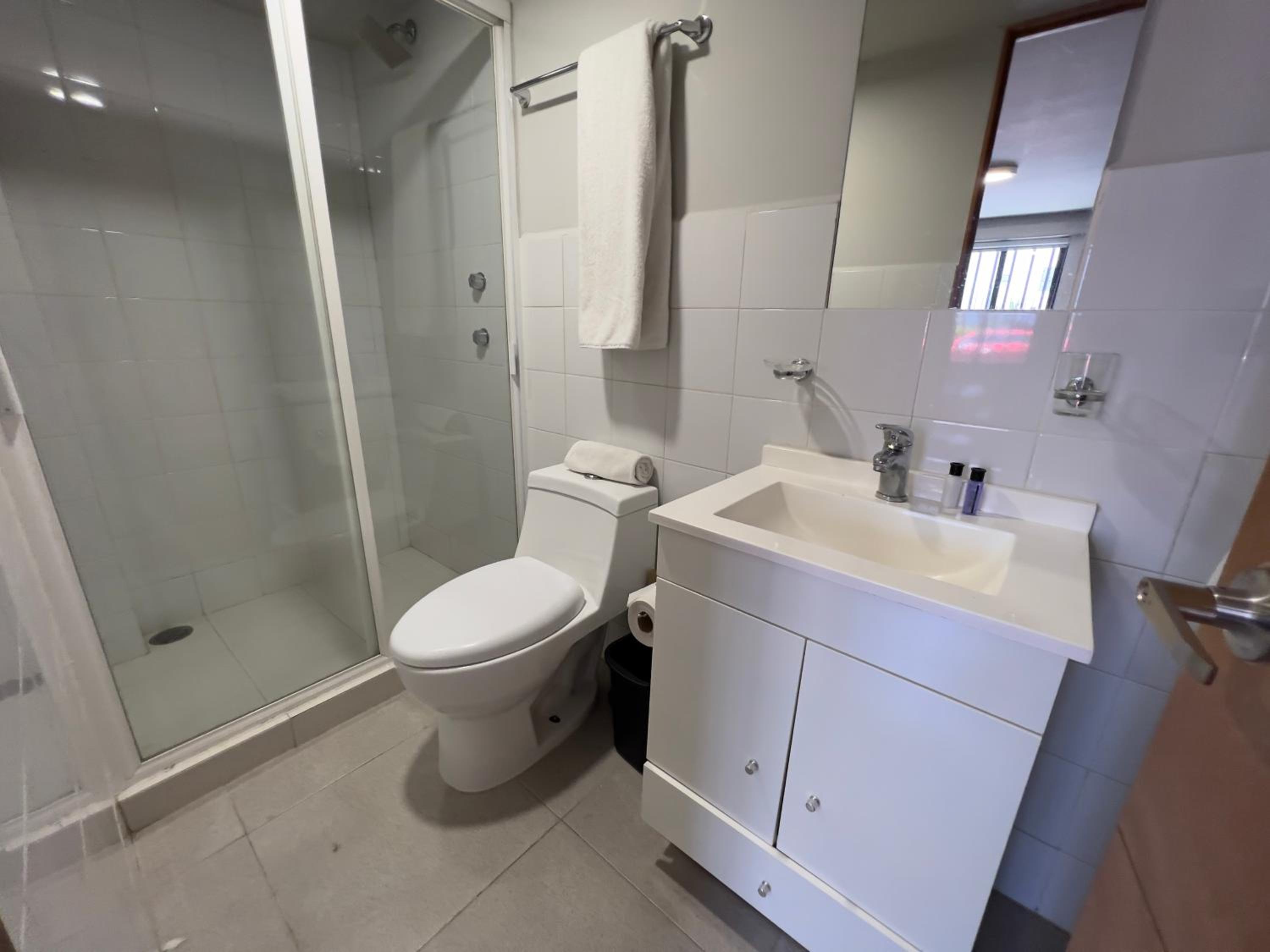 Standard Single Room with Shower photo 3