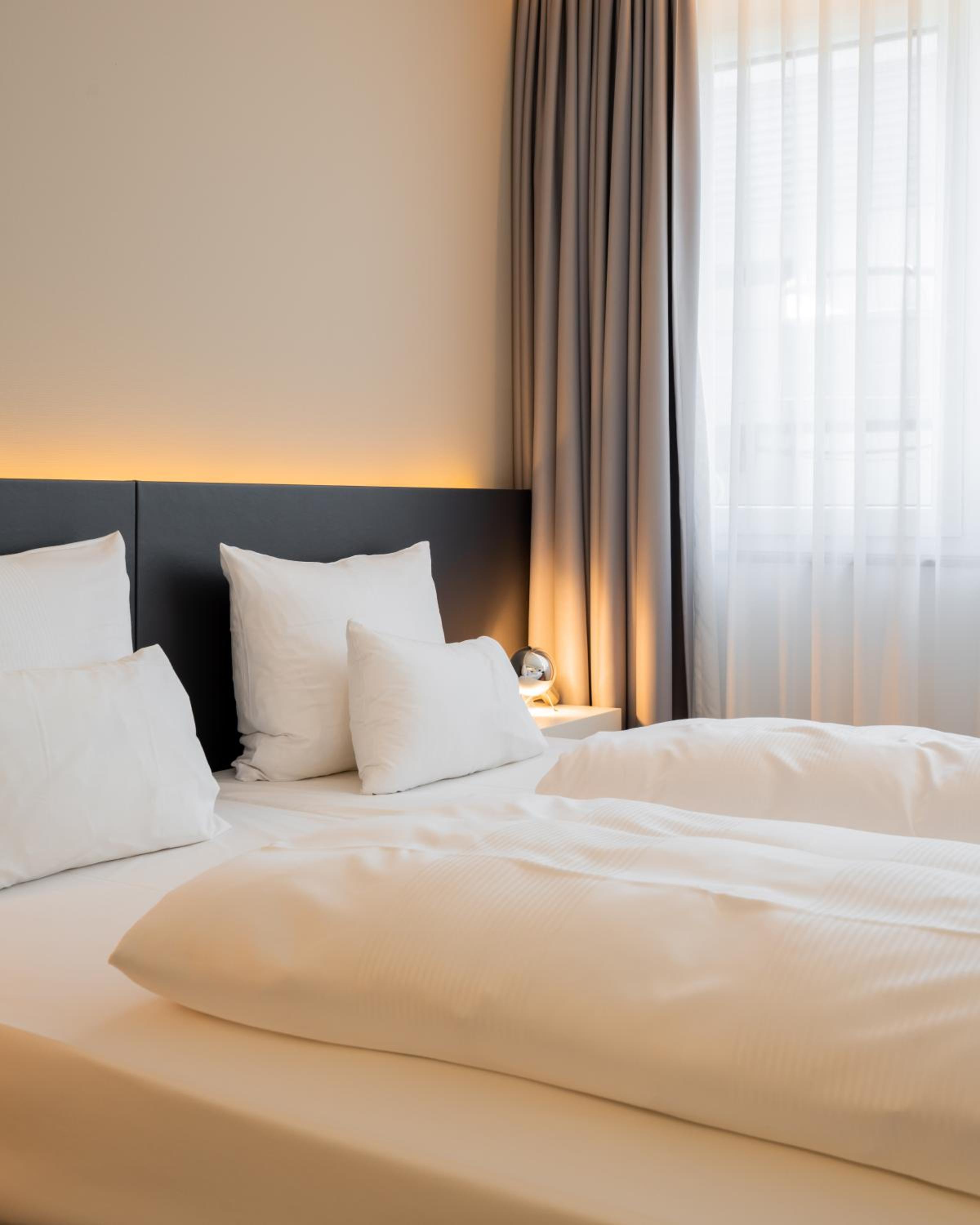 Double Room - Photo 7