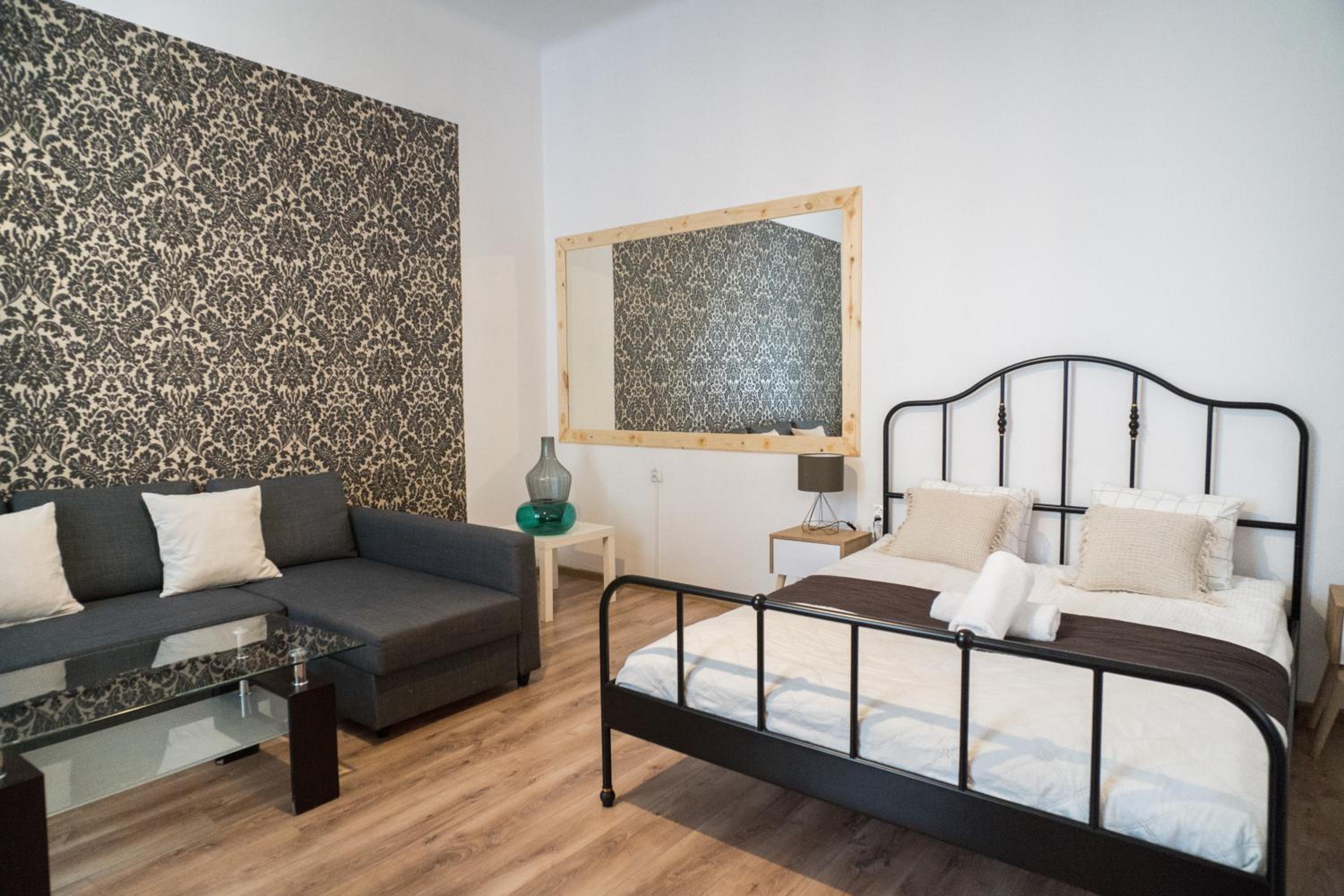 Double Room - Photo 5