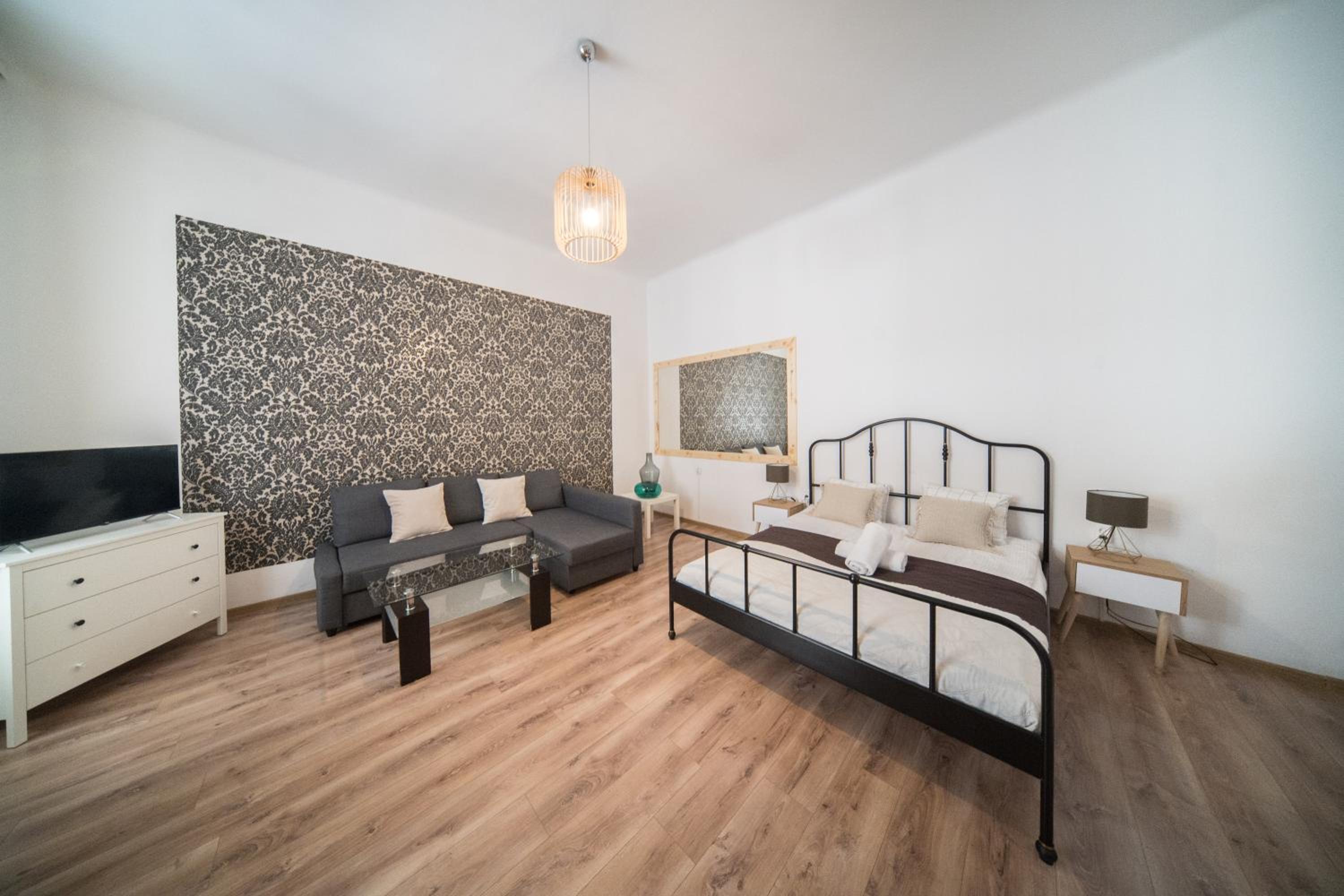 Double Room - Photo 6