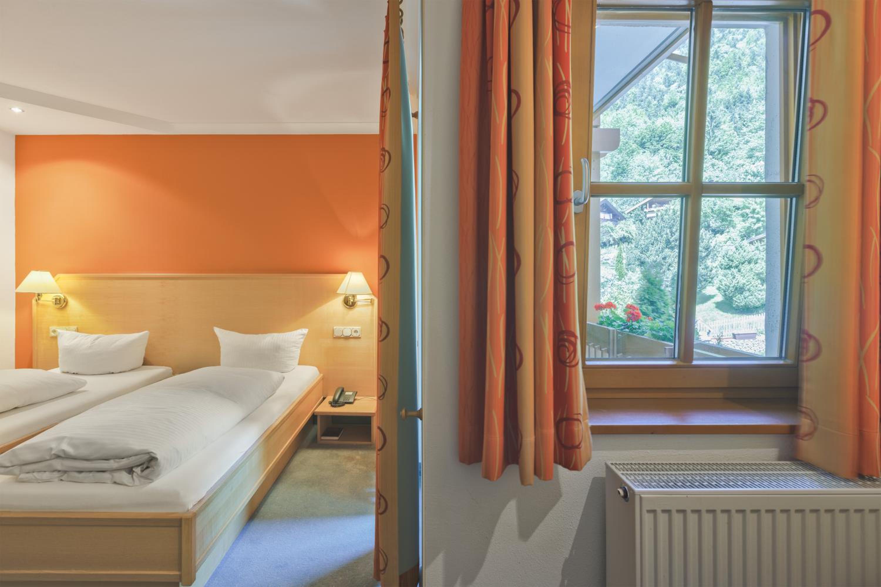 Double or Twin Room - Photo 4