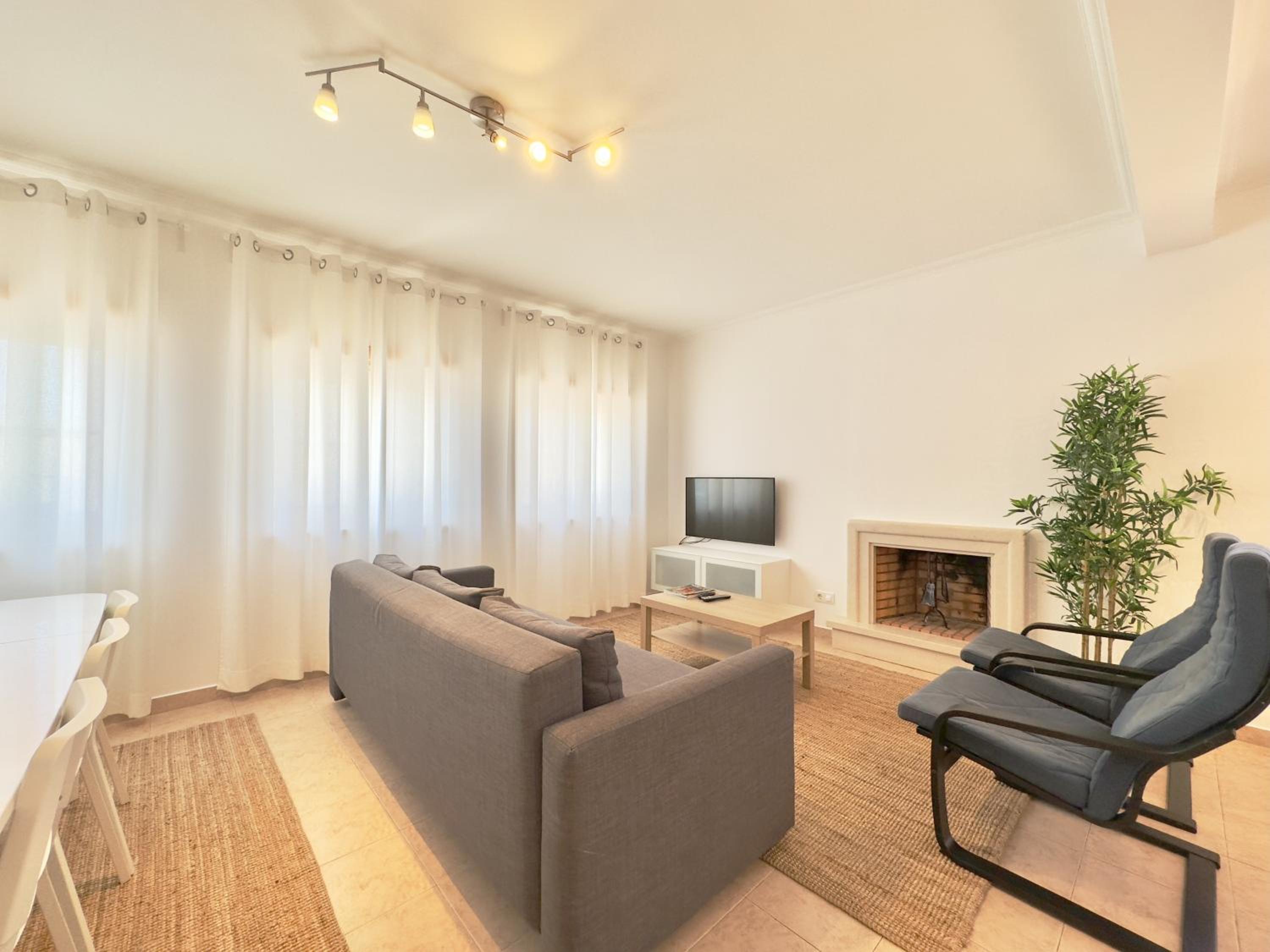 Three-Bedroom Villa photo 1
