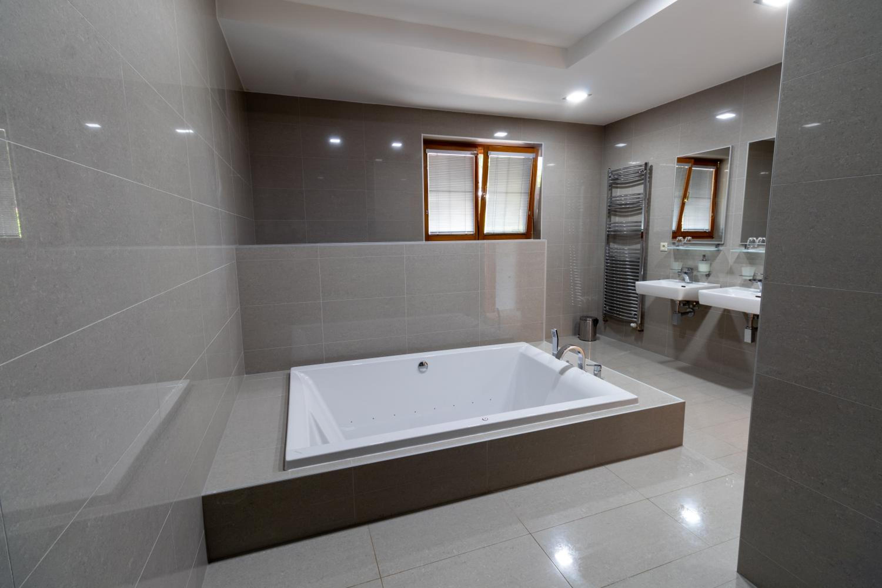 C8 Deluxe Double Room