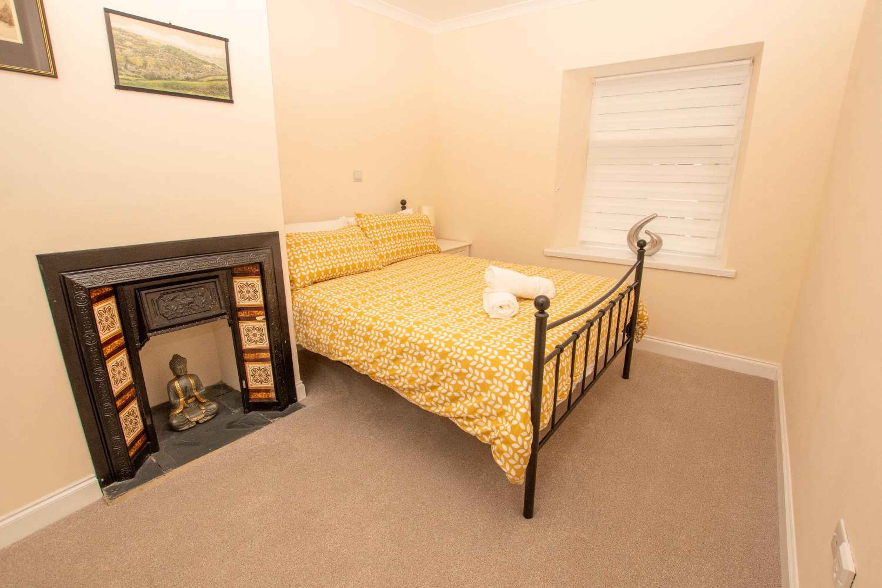 Two-Bedroom House photo 3