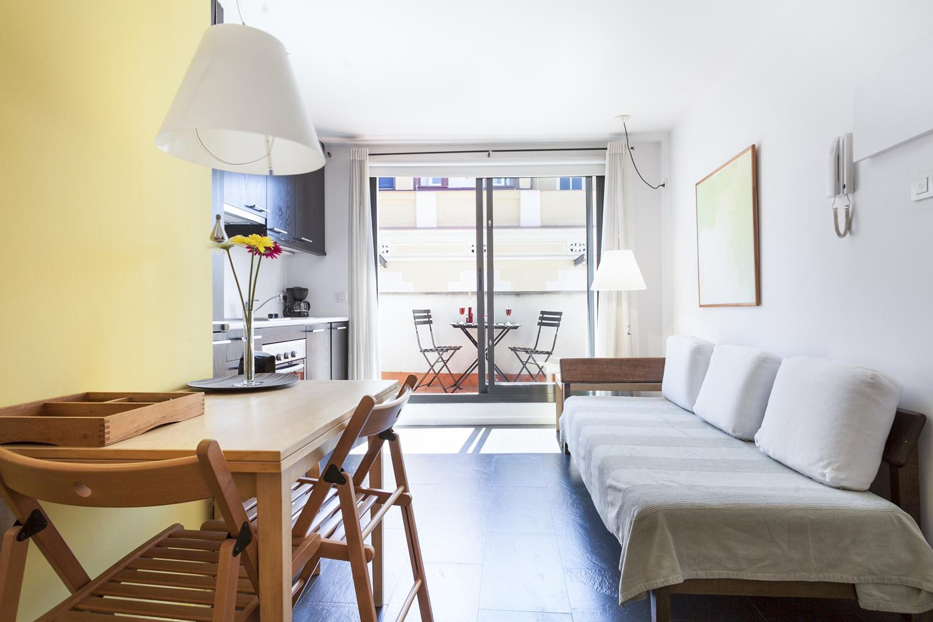 Estudio con terraza