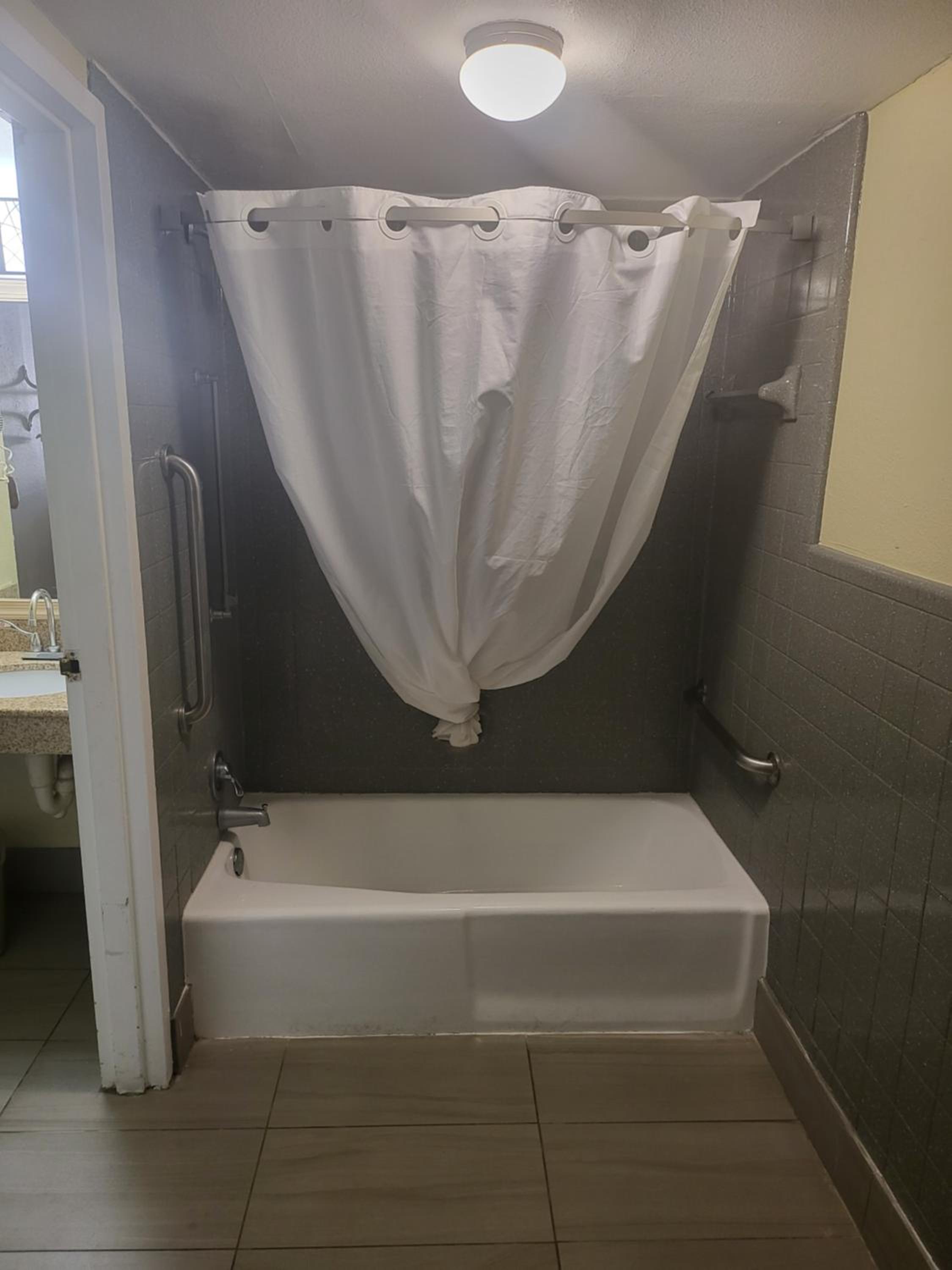King Room - Disability Access photo 3