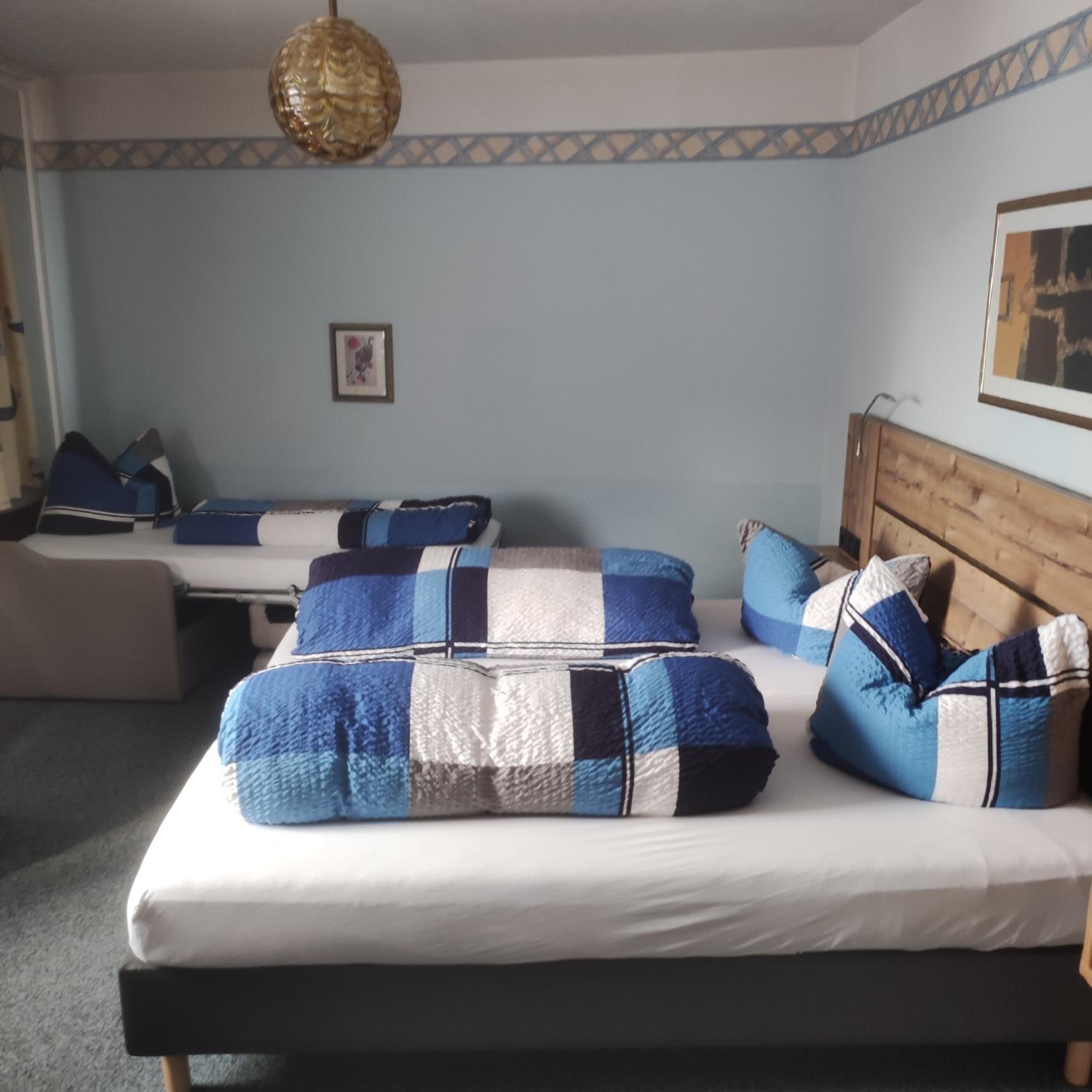 Quintuple Room (2 adults + 3 children)