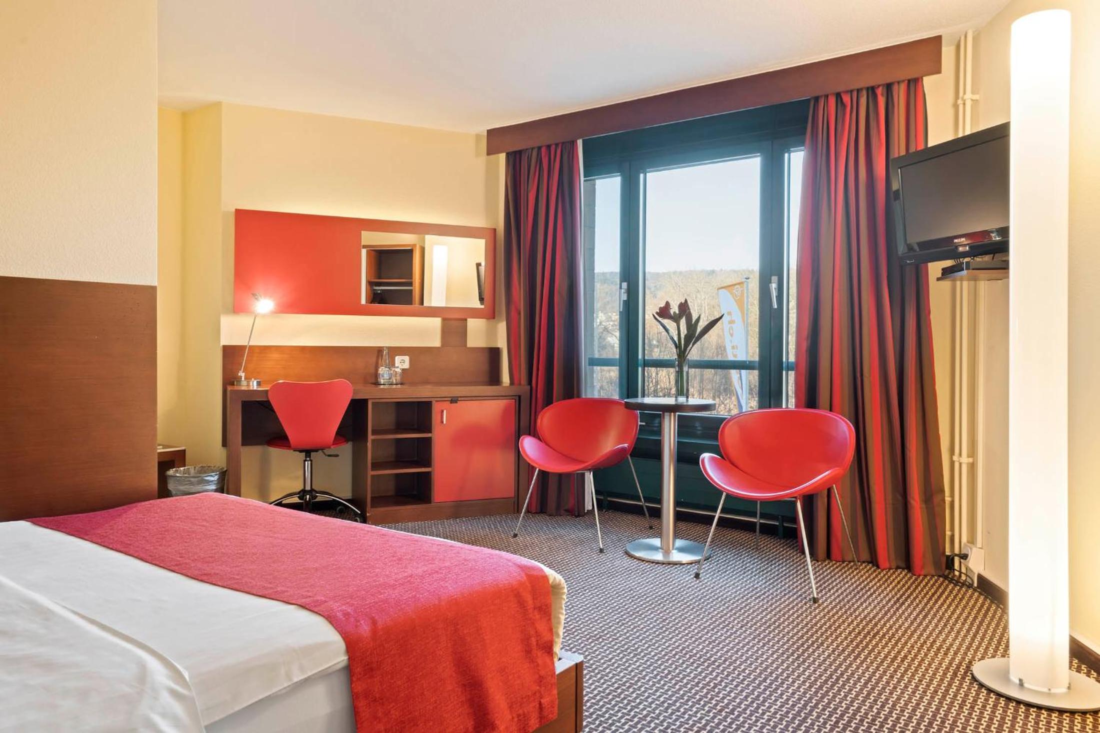 Deluxe King Room - Photo 6