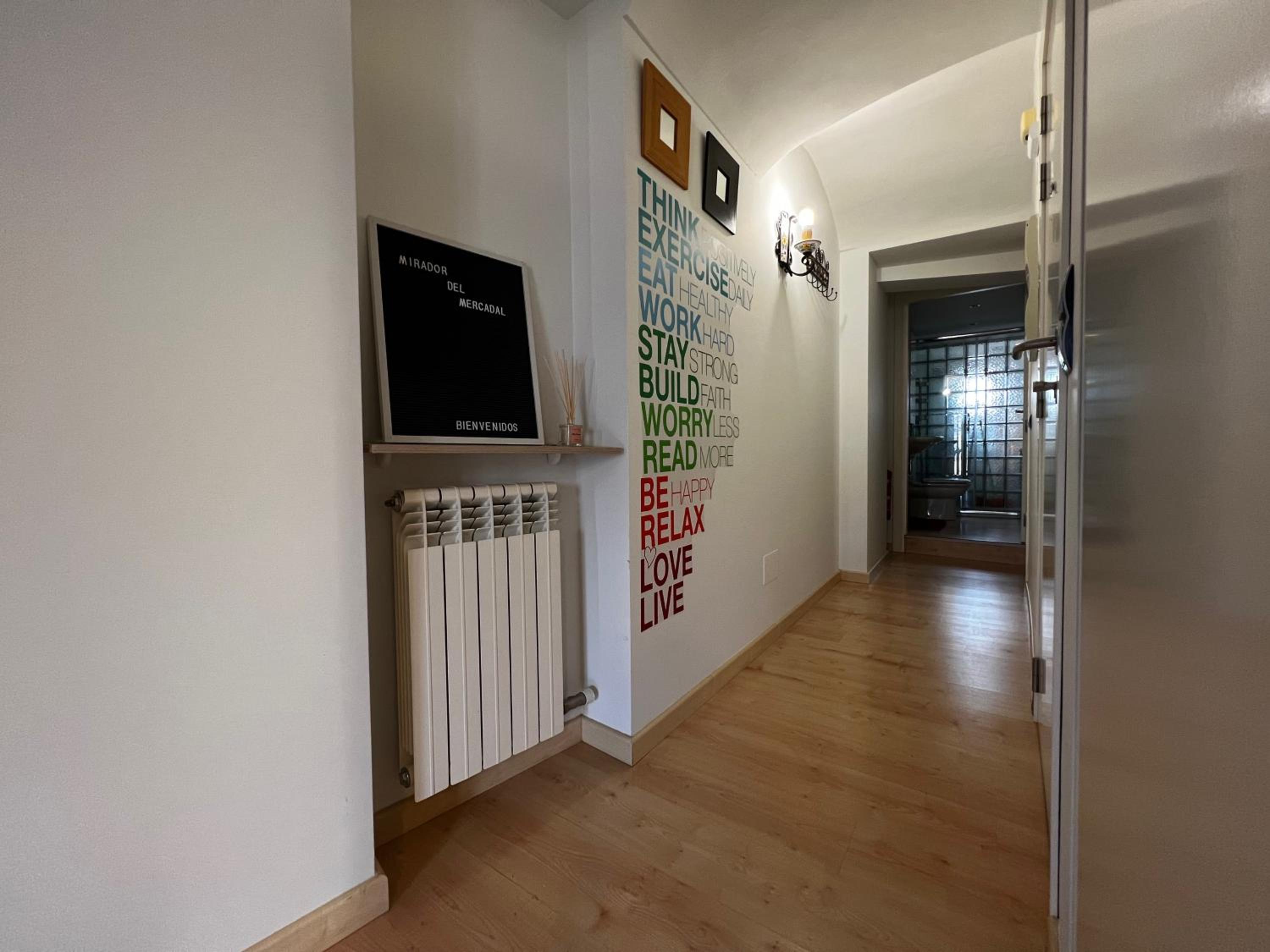 One-Bedroom Apartment photo 2