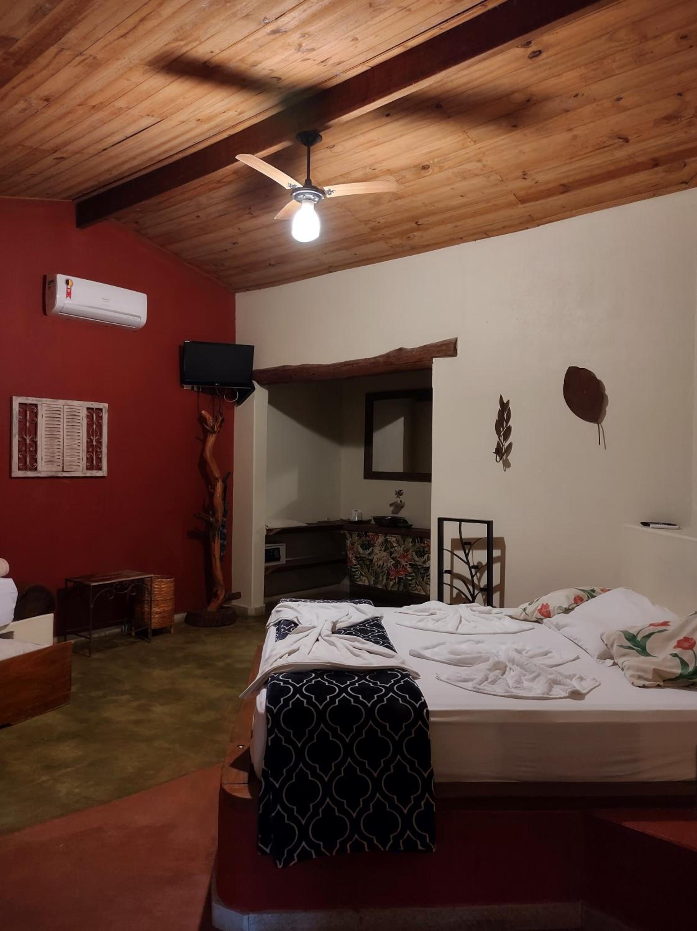 One-Bedroom Suite photo 2