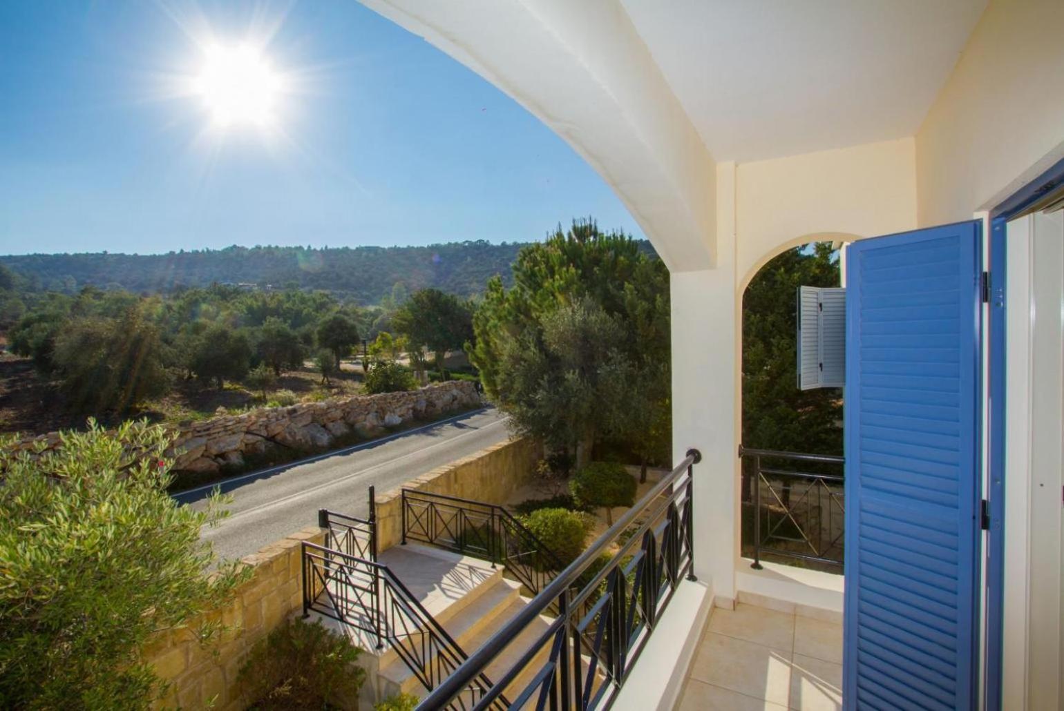 Villa photo 2
