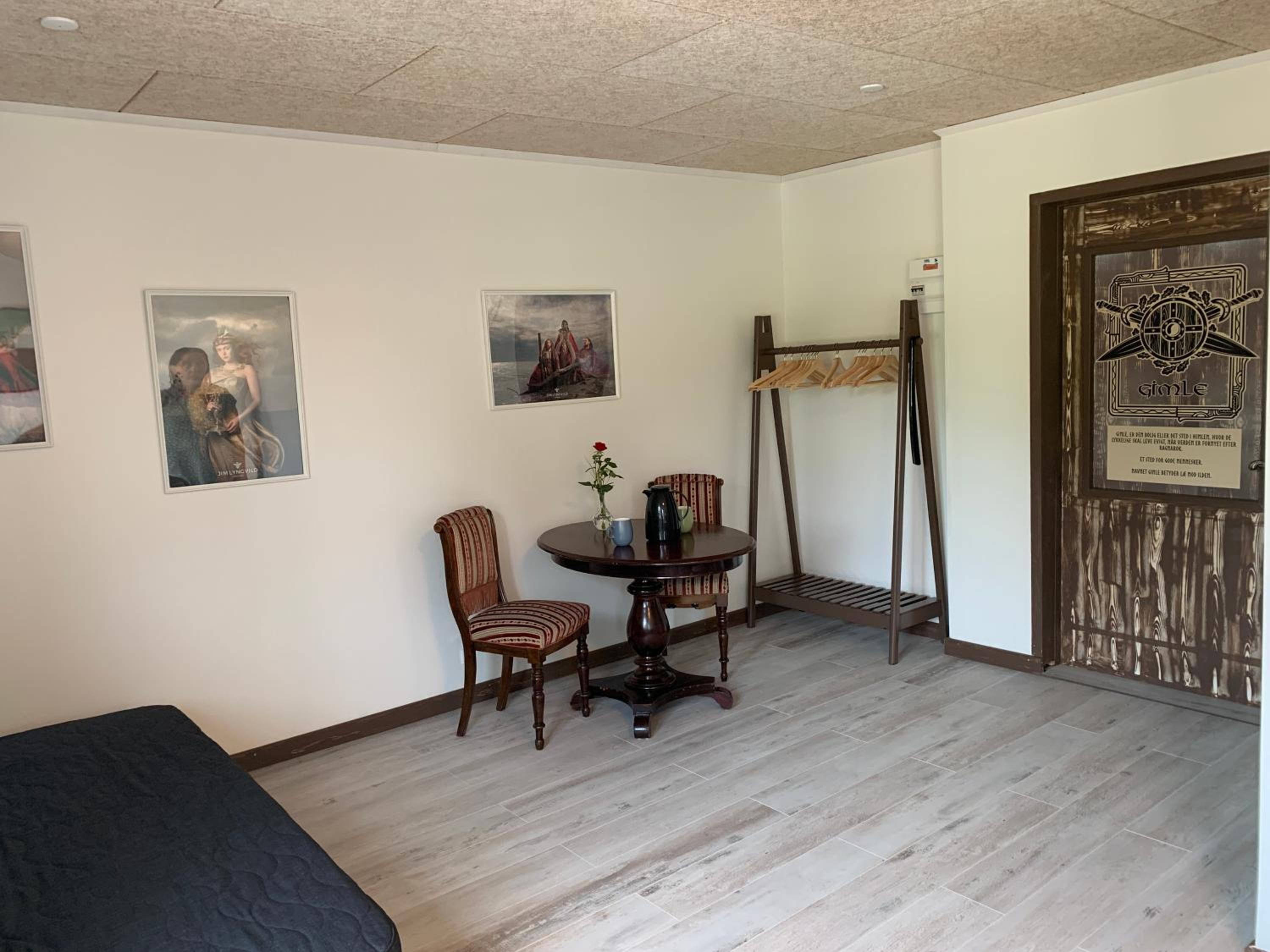 Double Room with Private Bathroom and access to Shared Kitchen photo 1