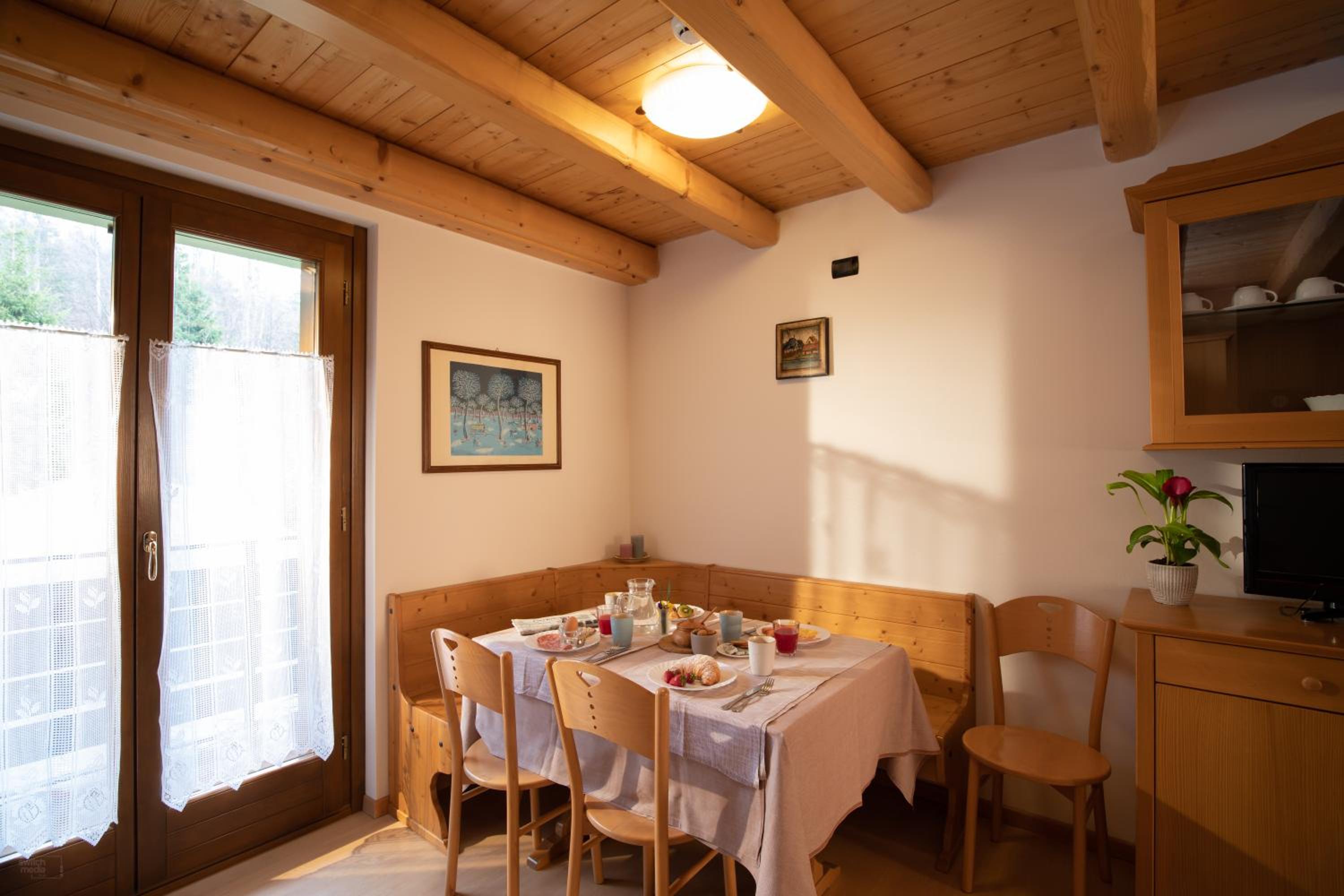 Apartment - Split Level photo 2