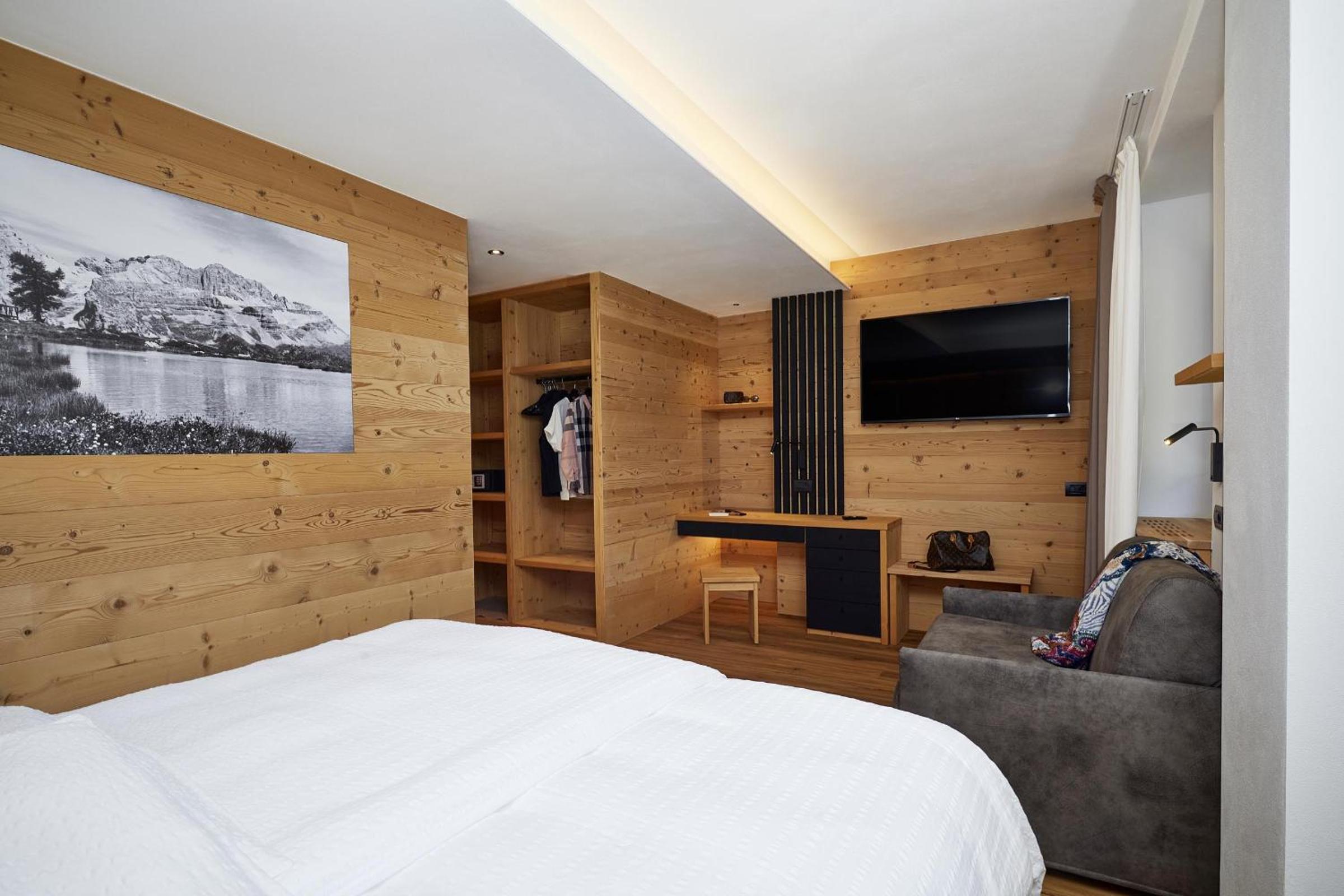 Deluxe Double or Twin Room photo 3