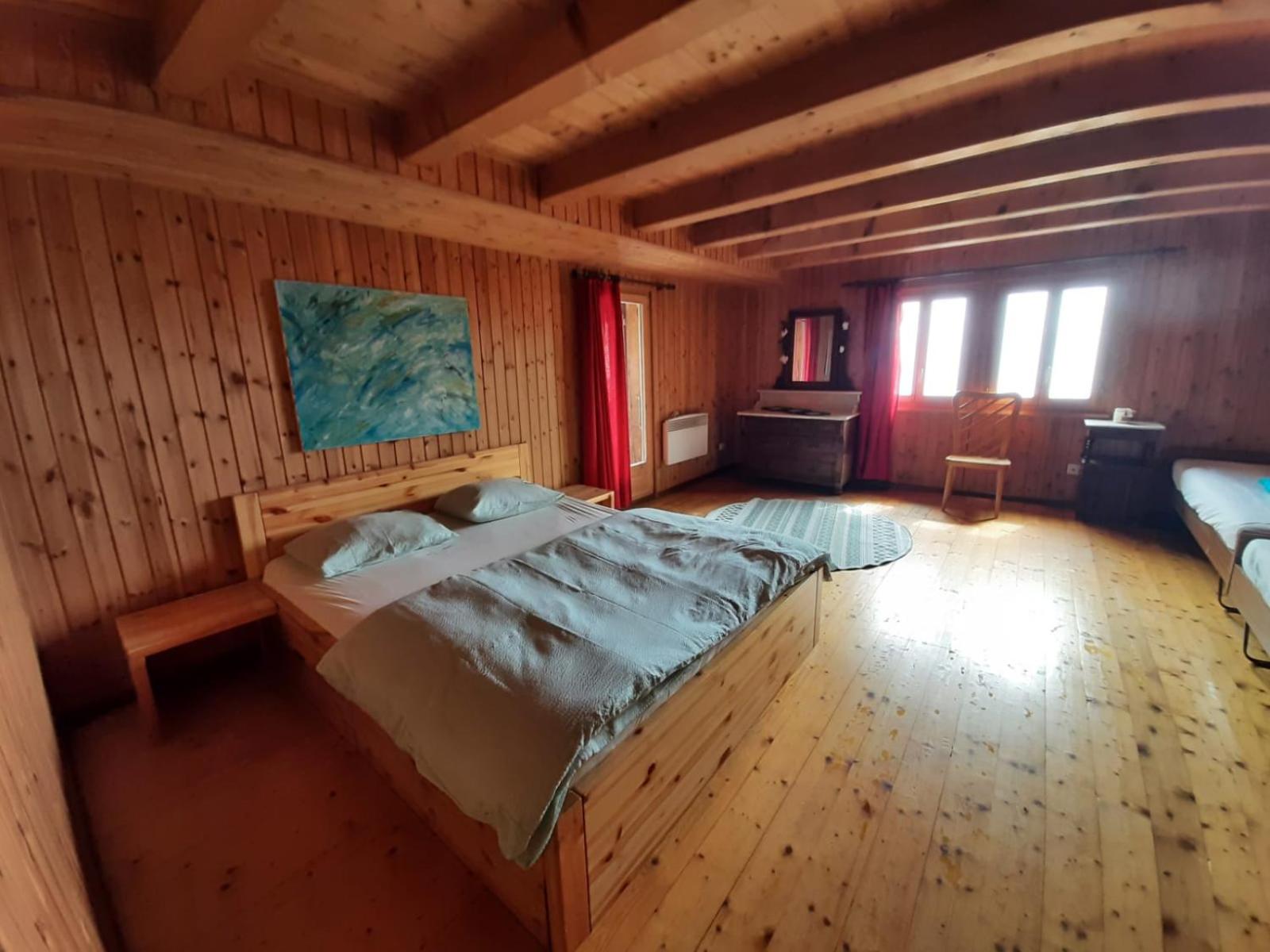 Three-Bedroom House photo 1