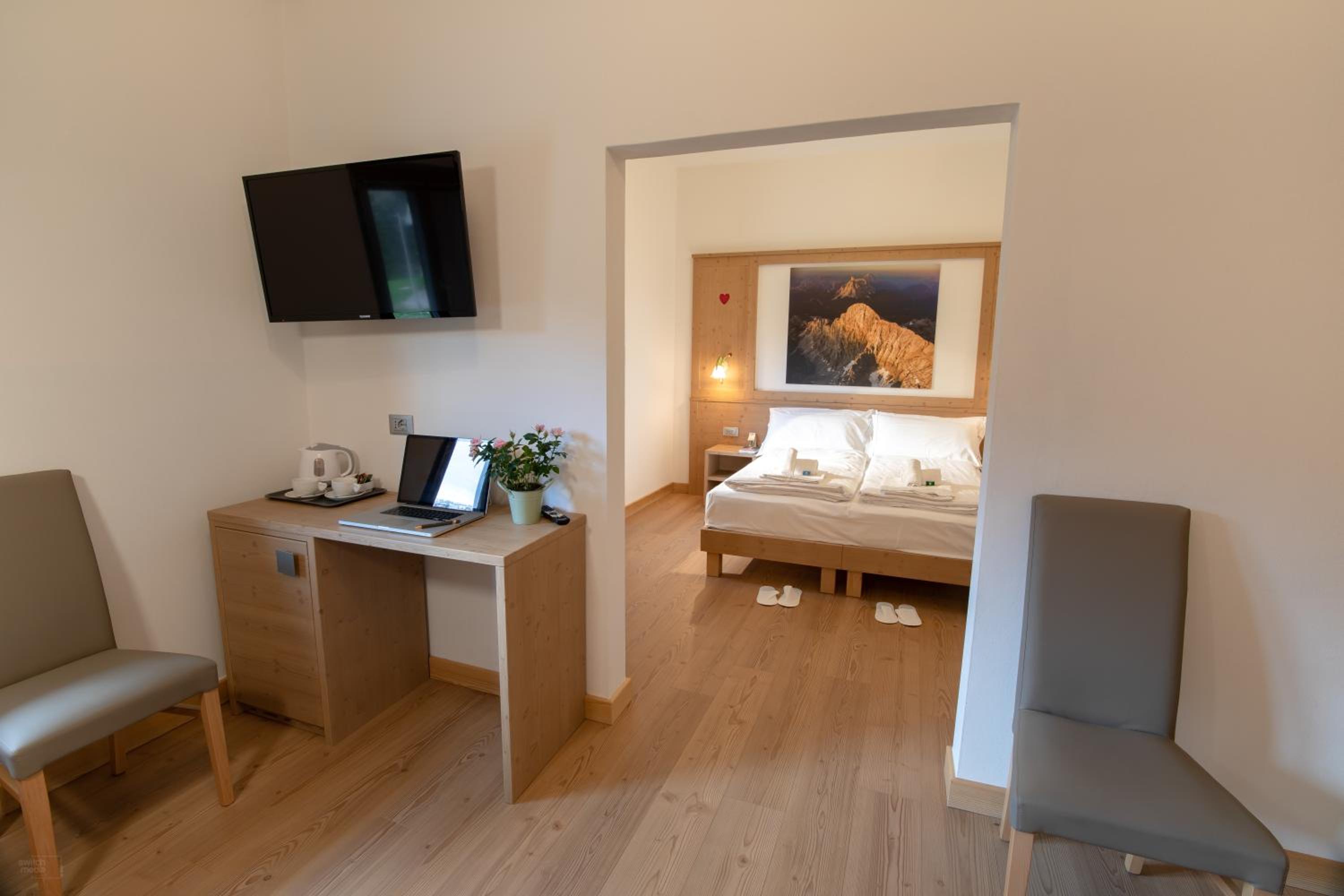 Suite - Photo 4