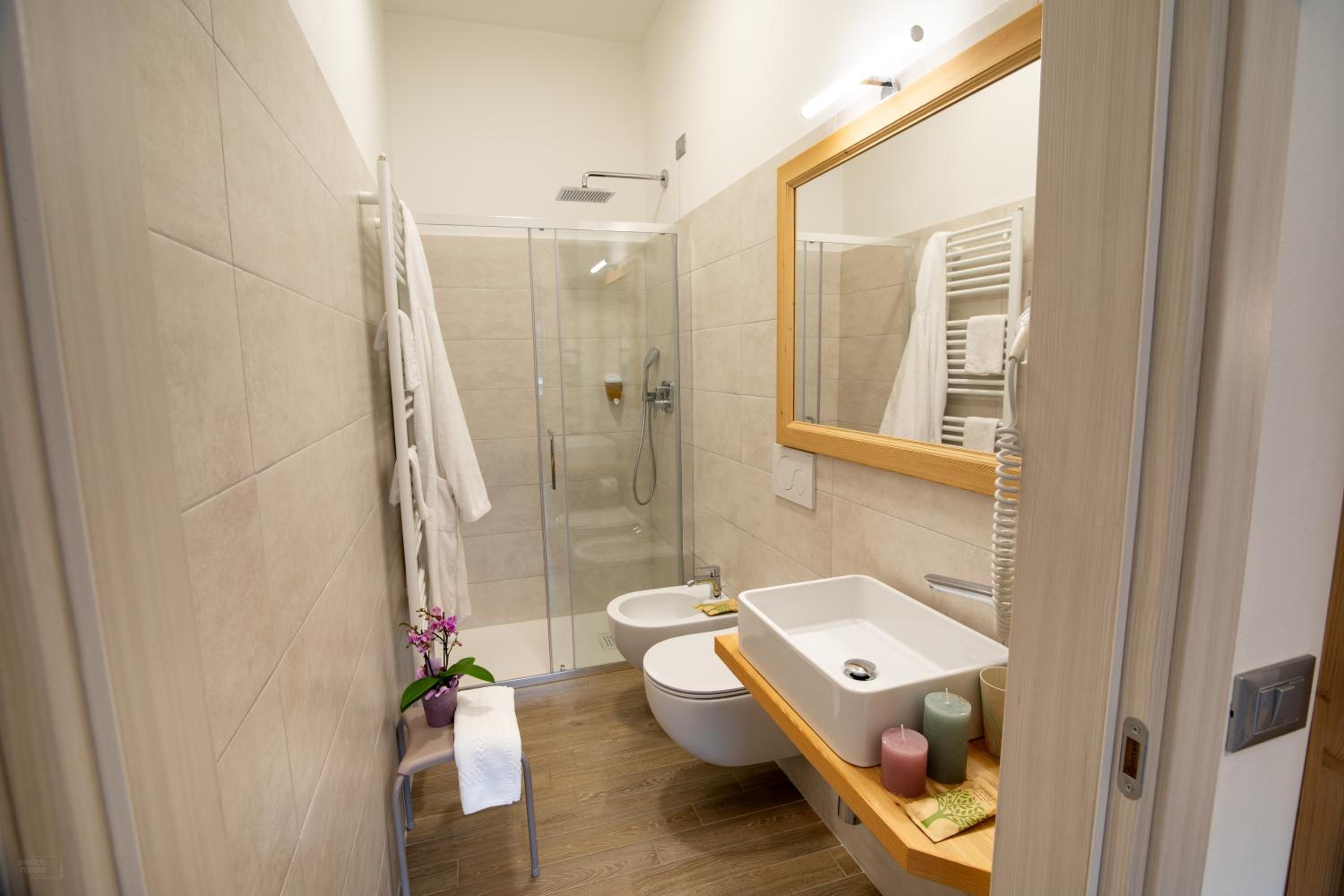 Suite - Photo 6