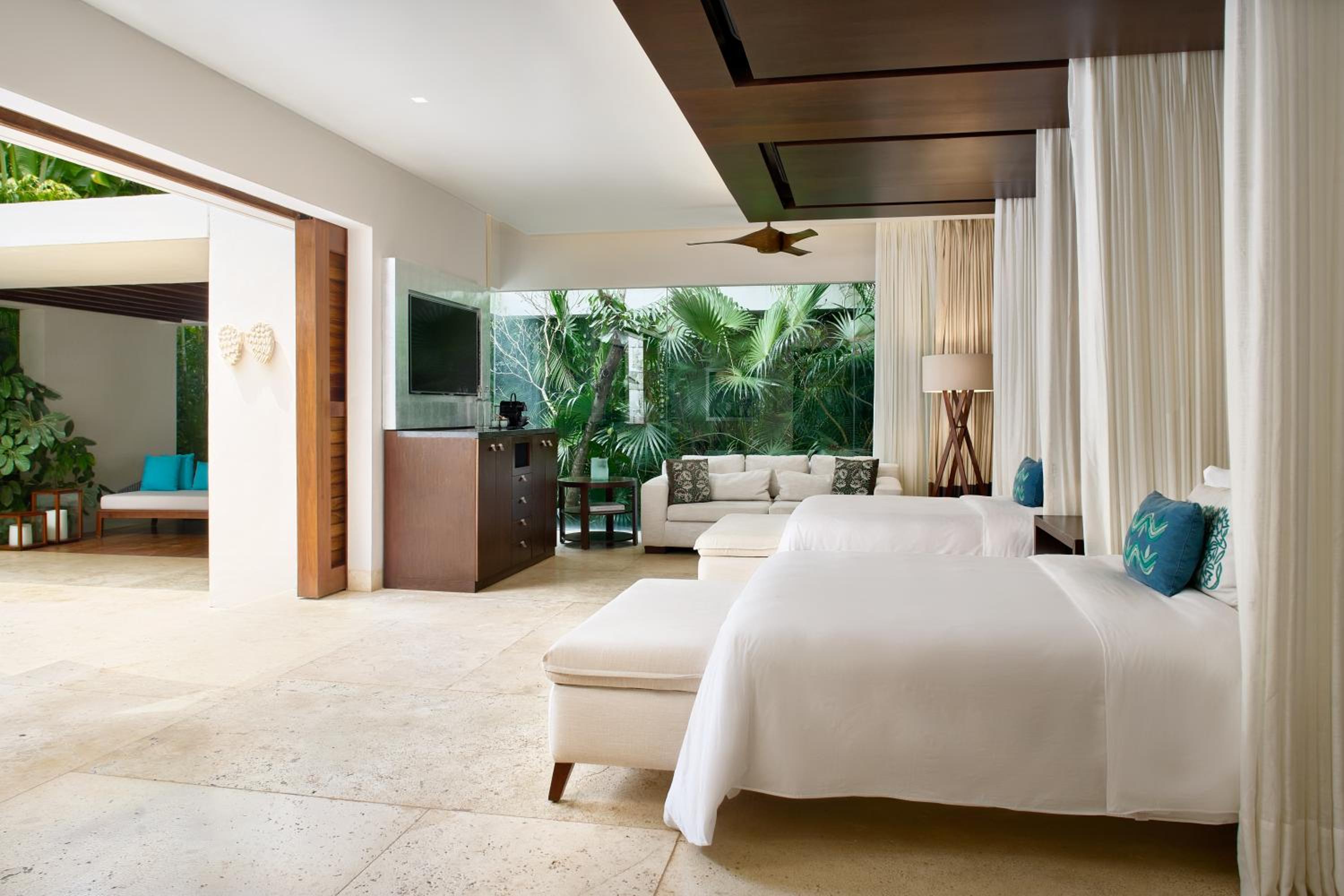 Deluxe Room - Photo 1