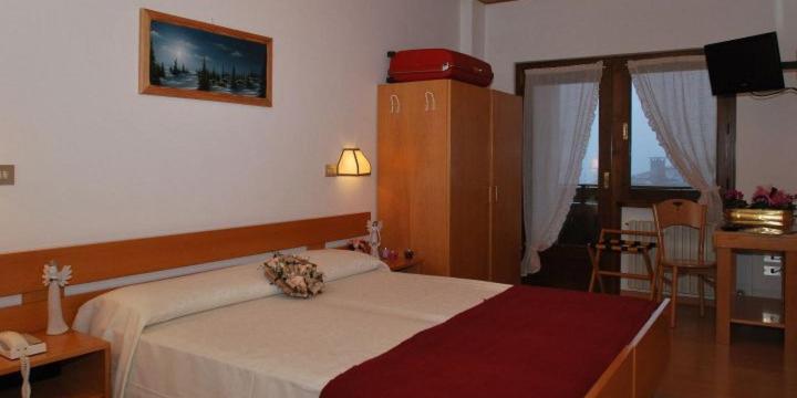 Standard Double or Twin Room - Photo 1