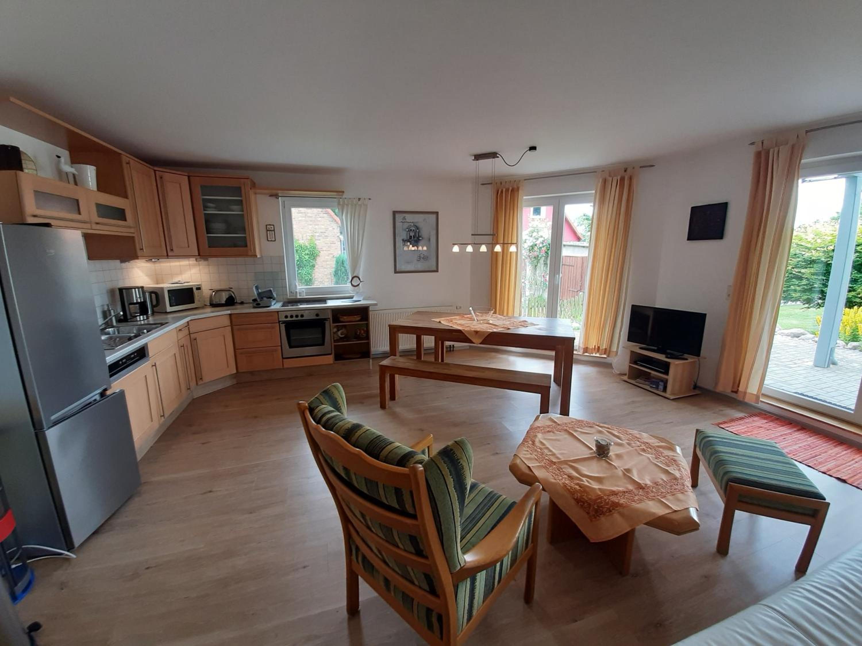 Three-Bedroom Apartment with Terrace photo 3