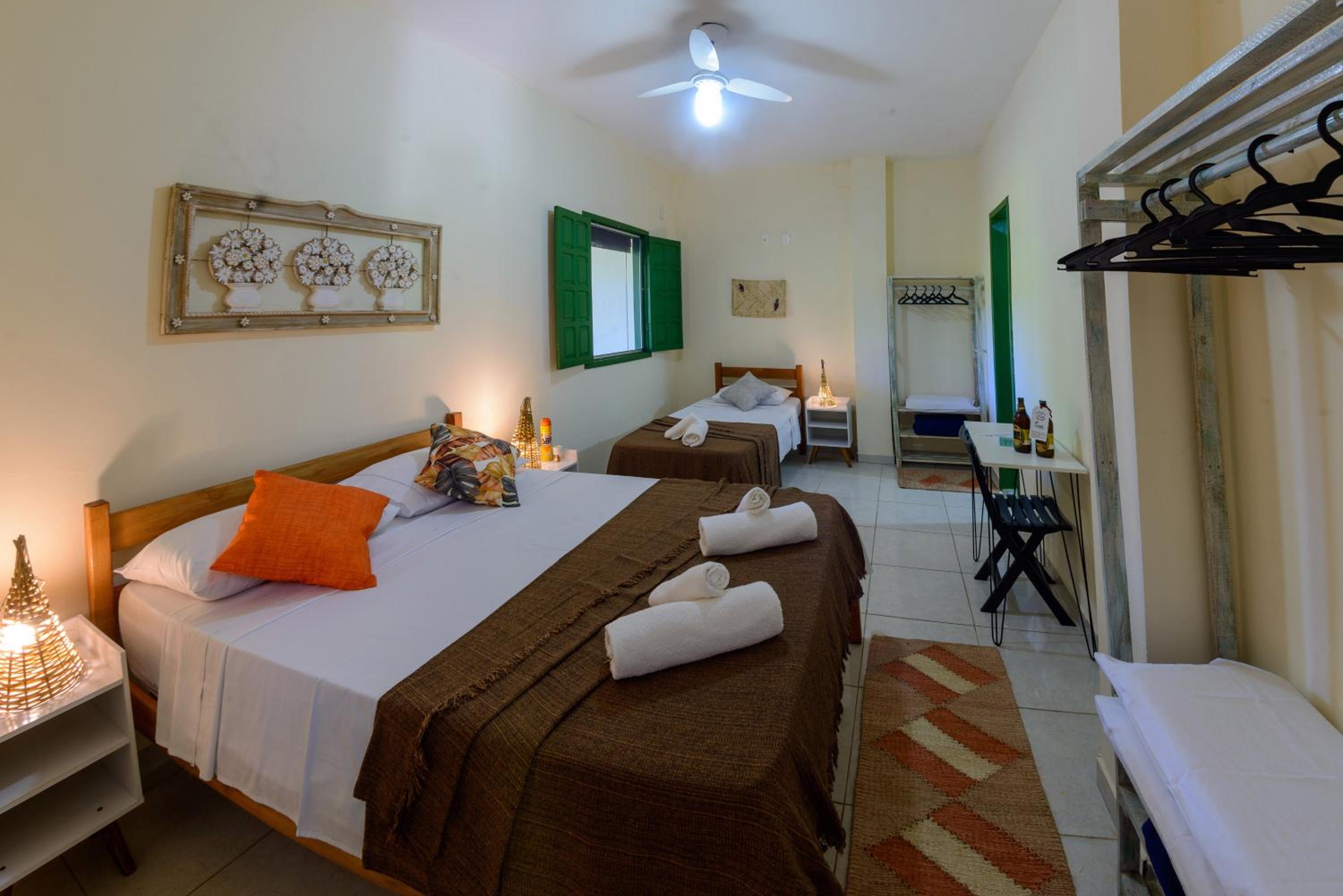 Five-Bedroom House photo 1