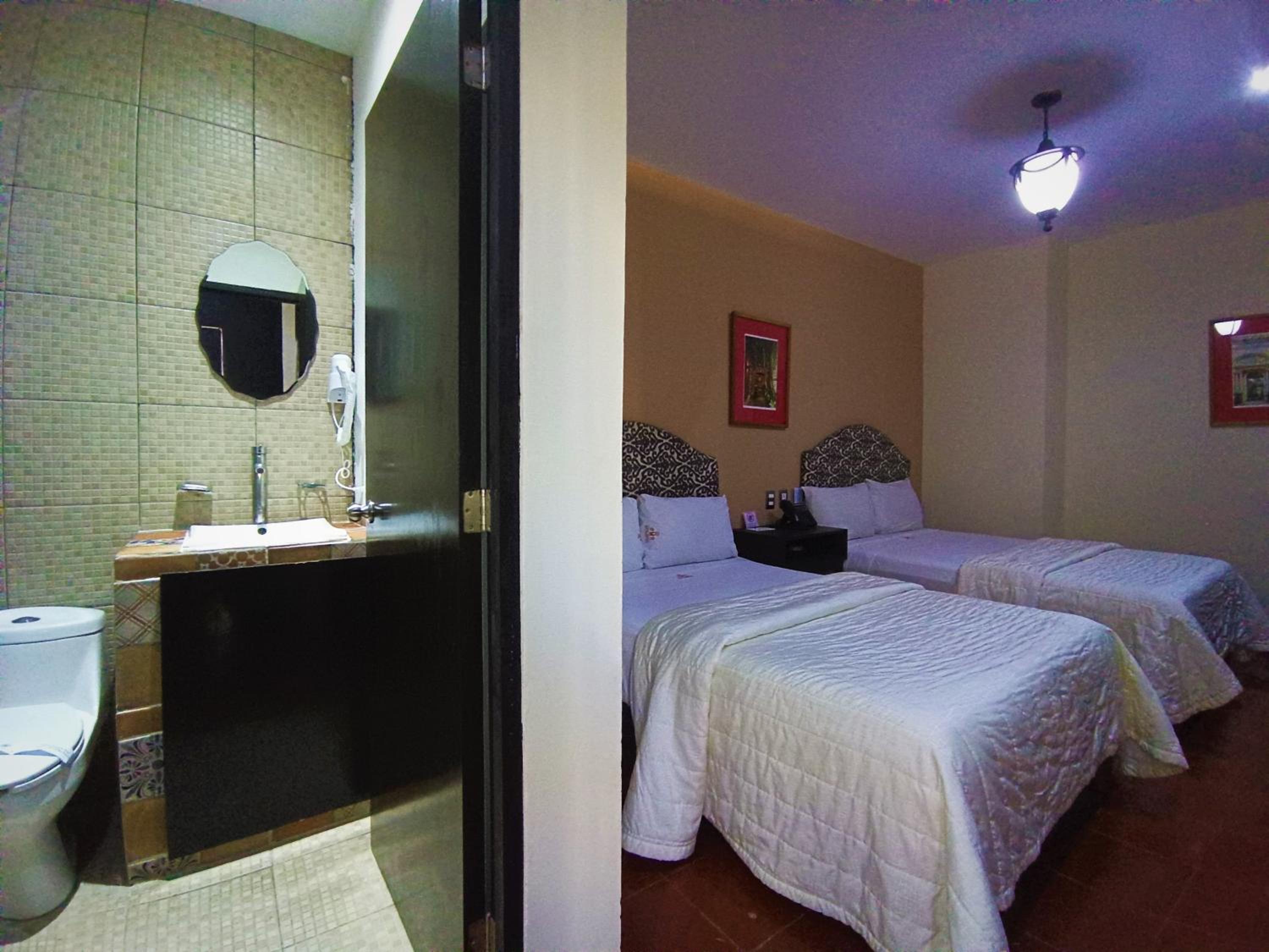 Budget Twin Room photo 3