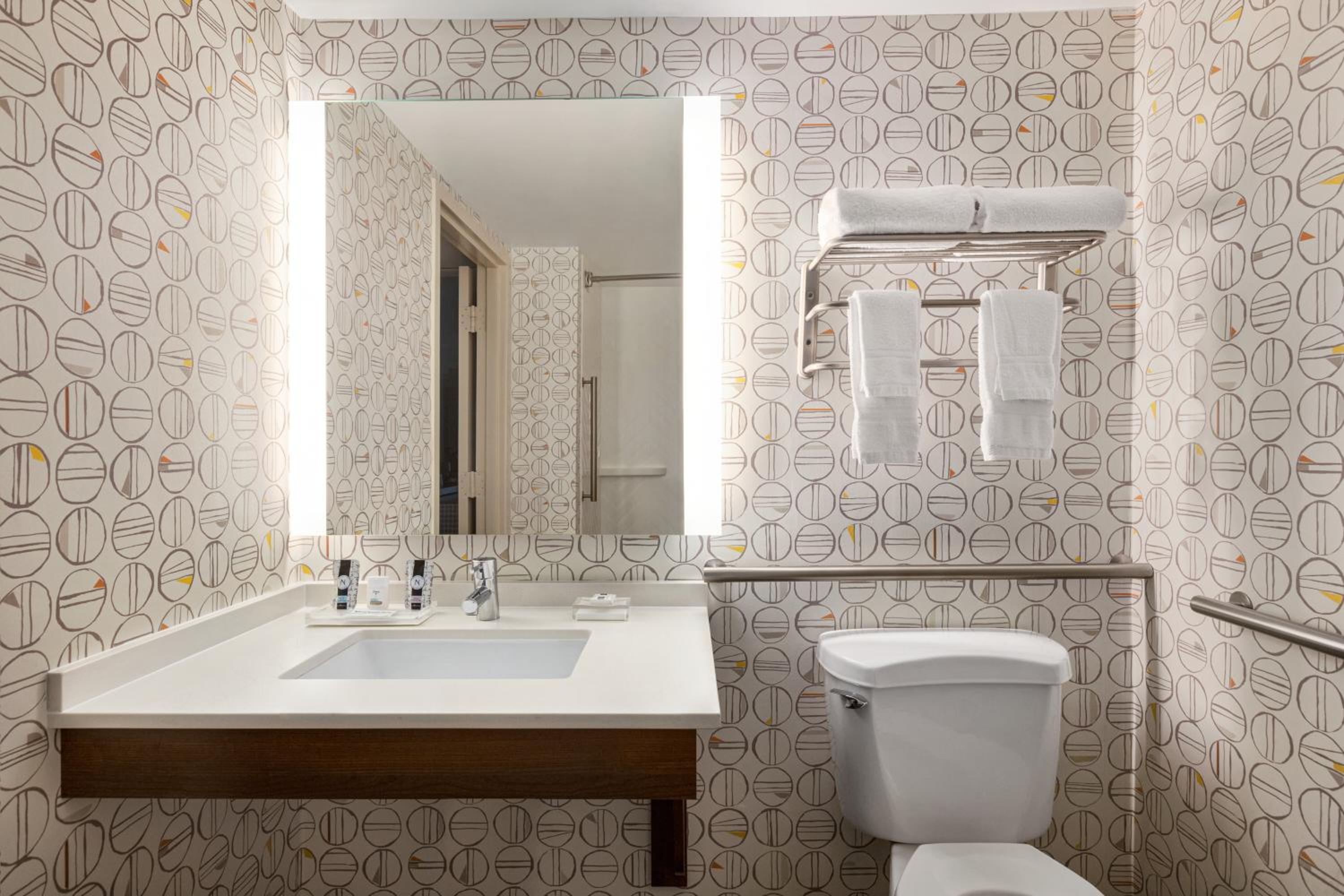 King Room - Mobility Access/Hearing Accessible