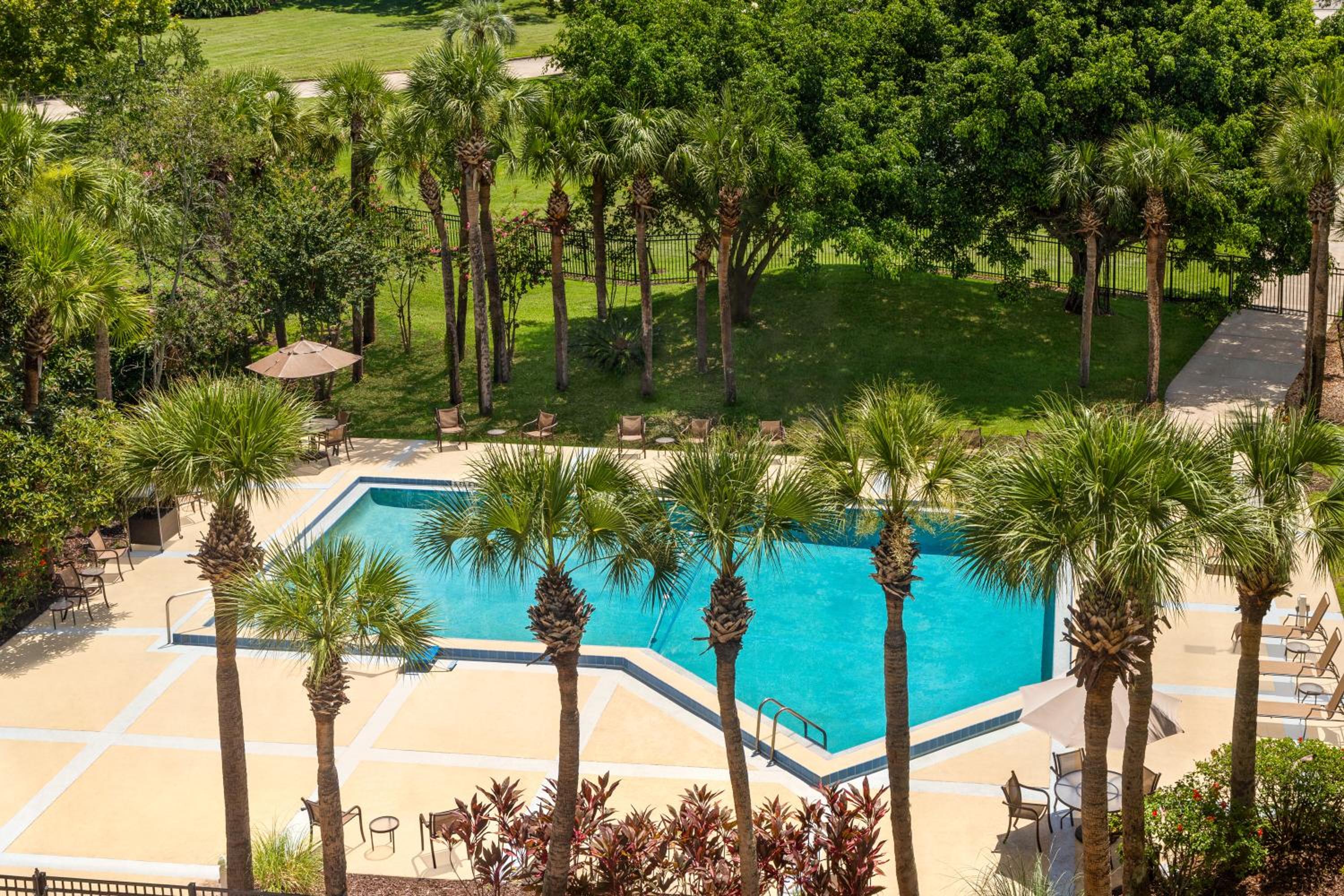 Standard King Room with Sofa Bed and Pool View
