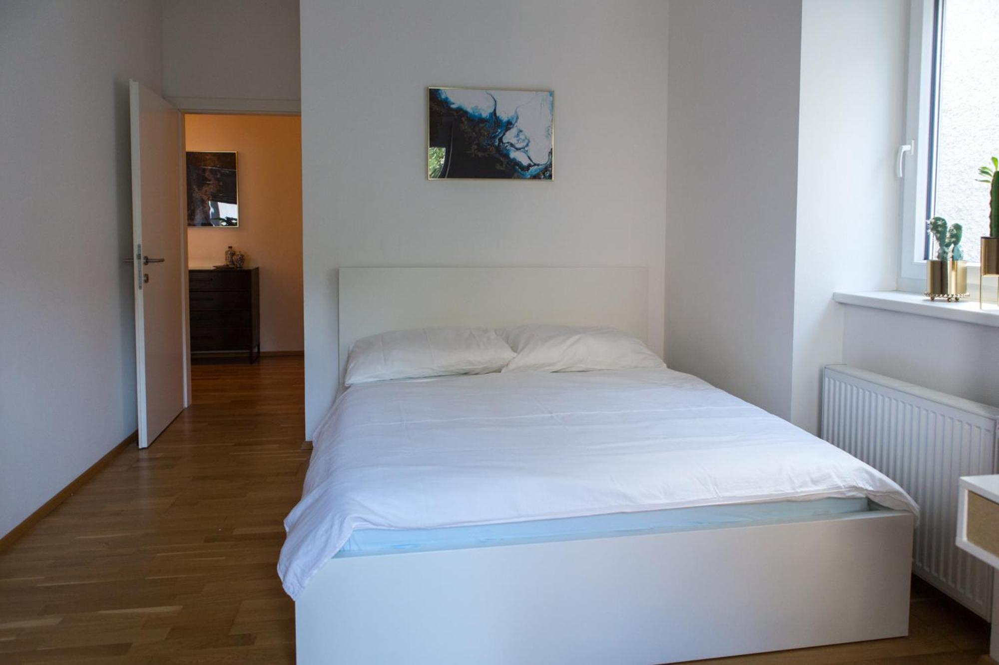 One-Bedroom Apartment photo 1