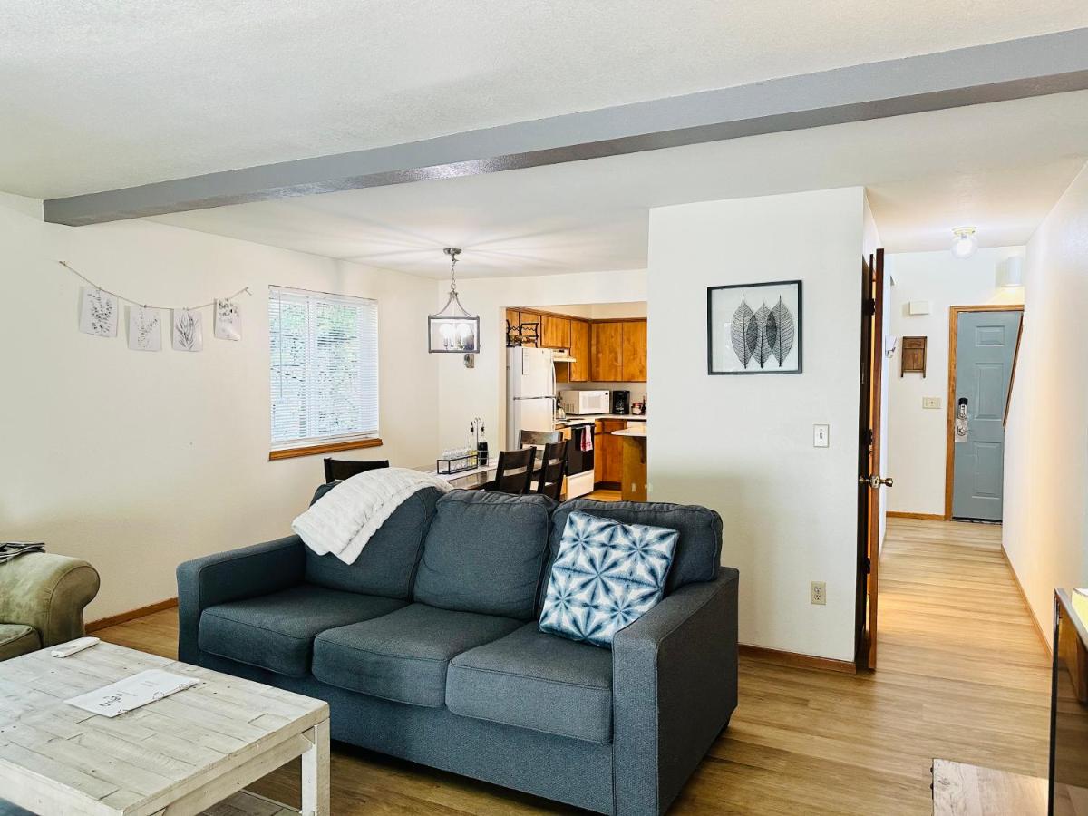 Three-Bedroom Townhouse photo 2