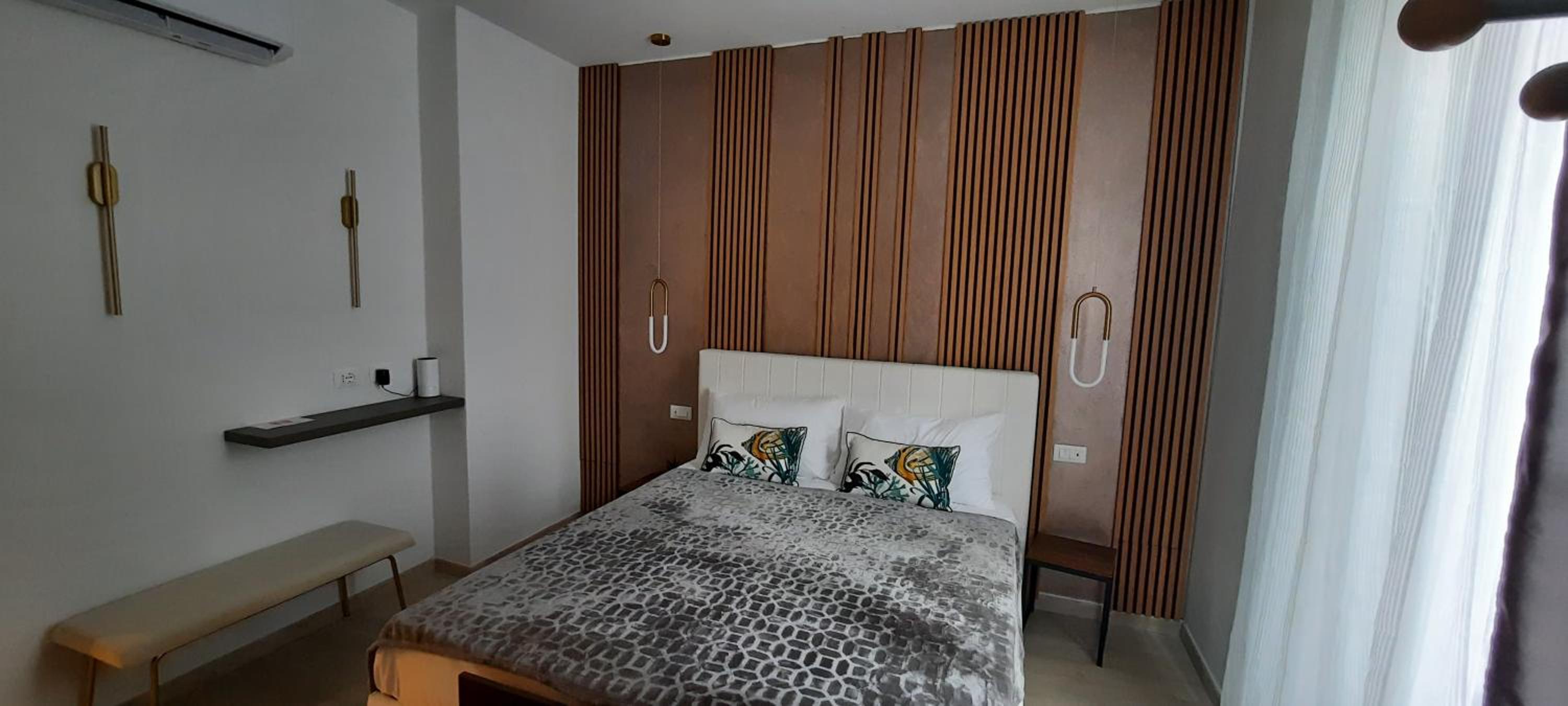 Deluxe King Room photo 1