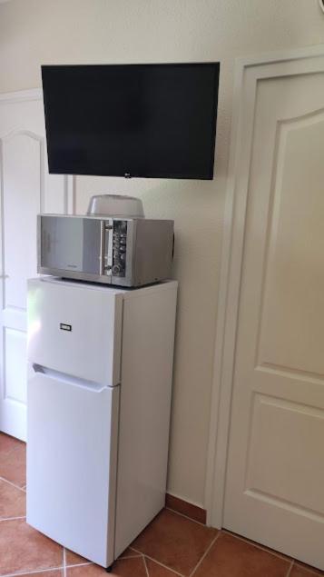 One-Bedroom Apartment - Photo 1