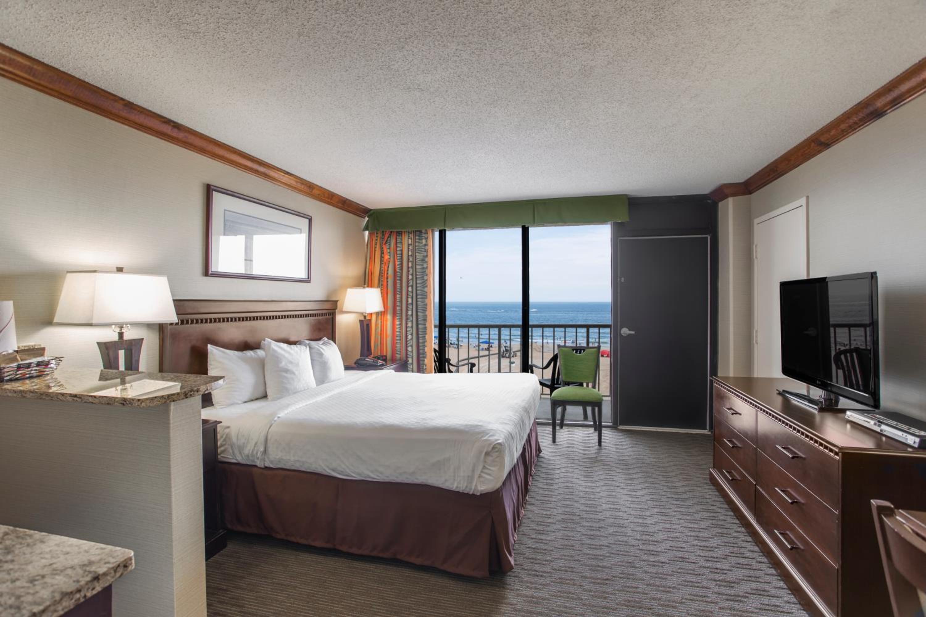 Deluxe Oceanfront Studio