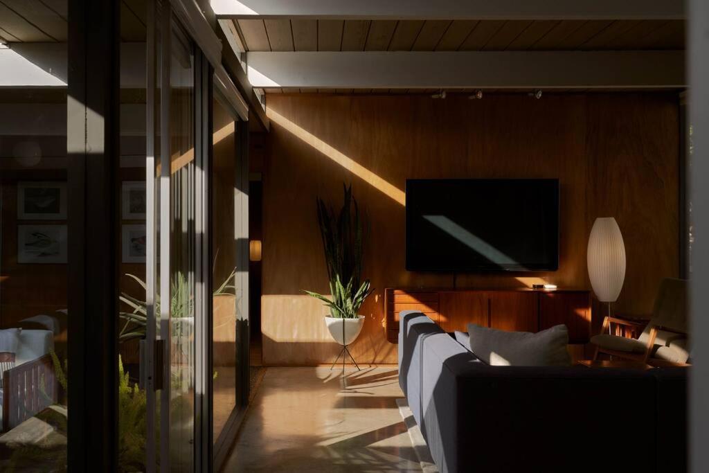 Four-Bedroom House photo 2