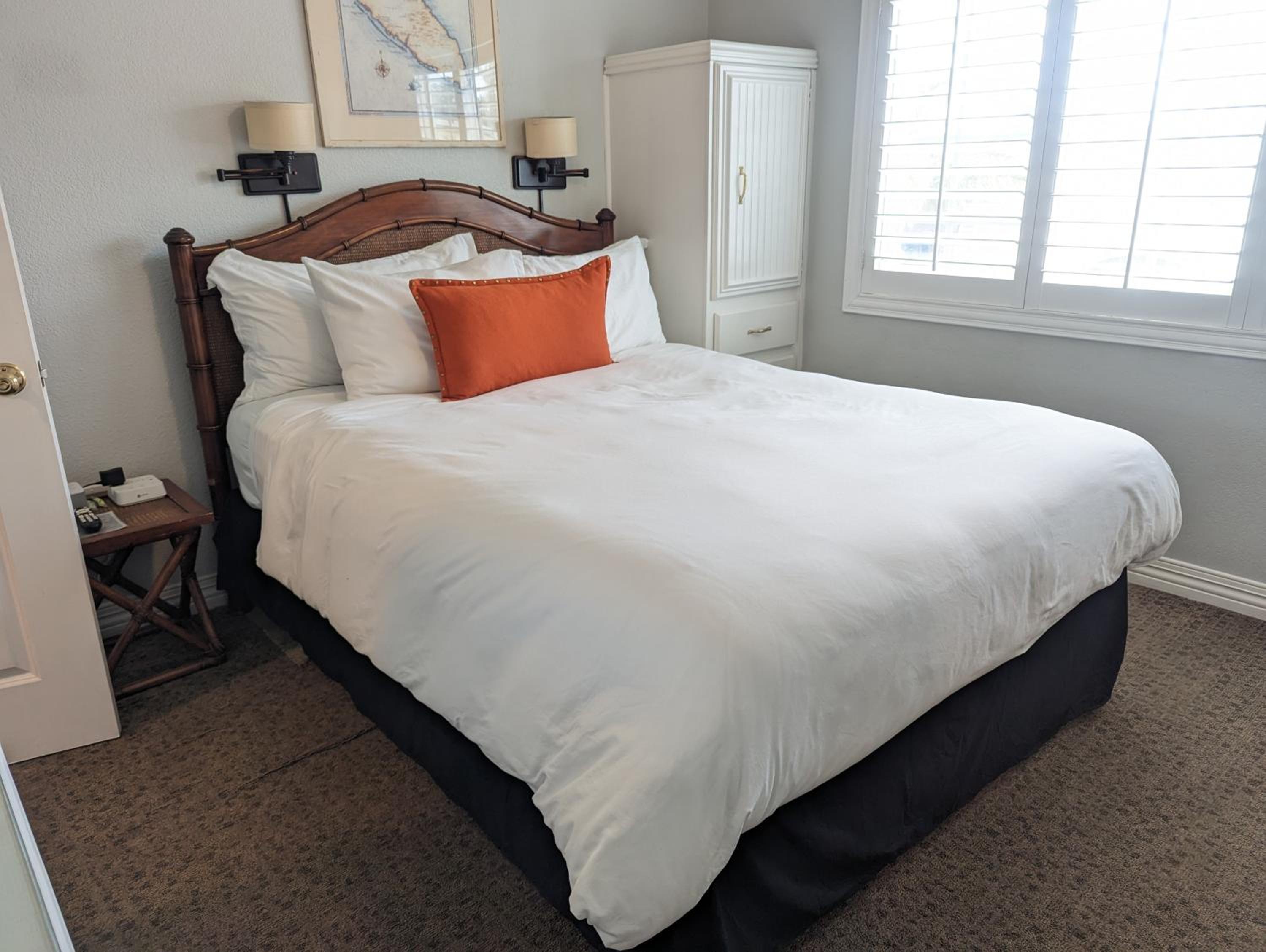 Deluxe Queen Room